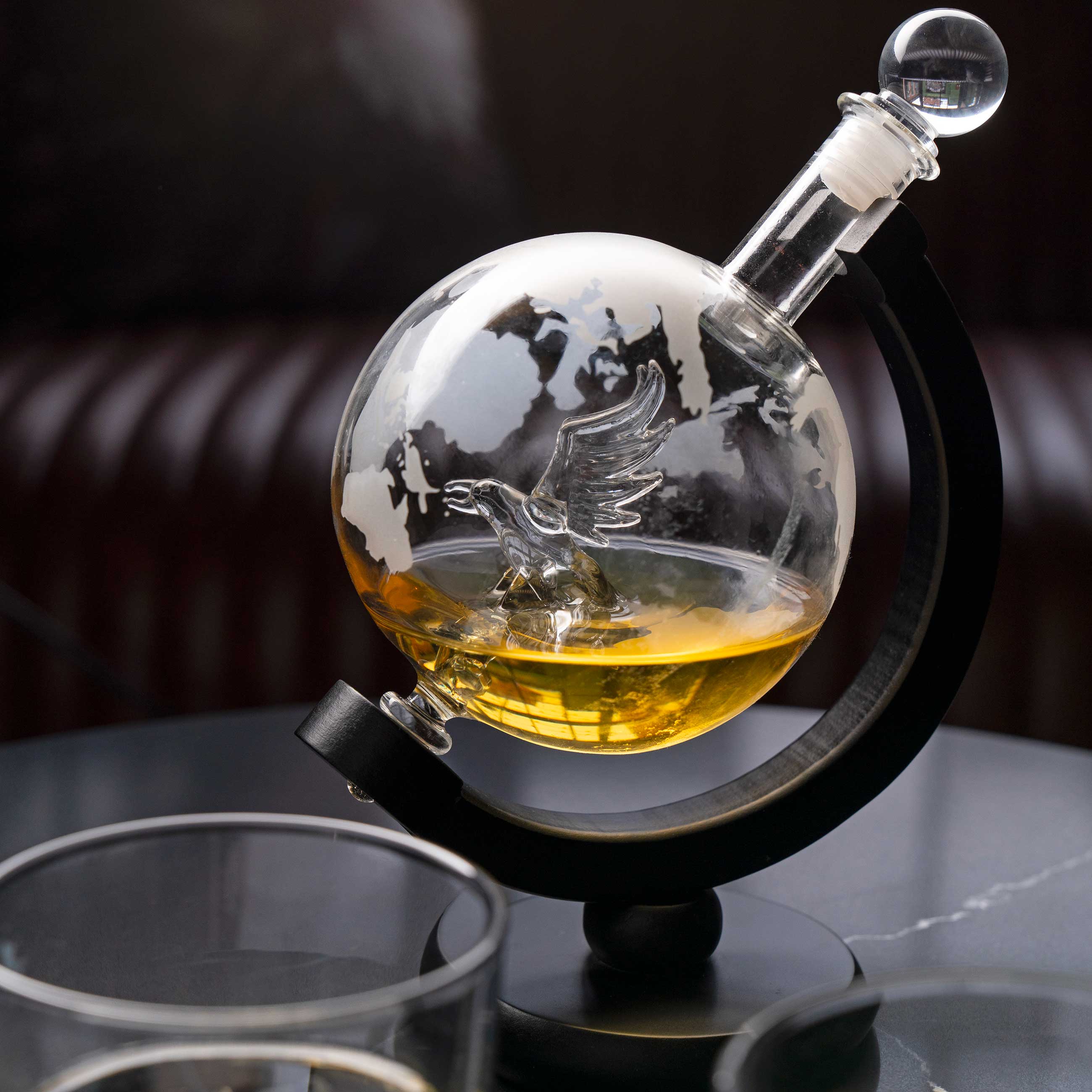 Decanter, 650 ml, on a stand, Used glass / wood, Globe with eagle, Bar изображение № 9