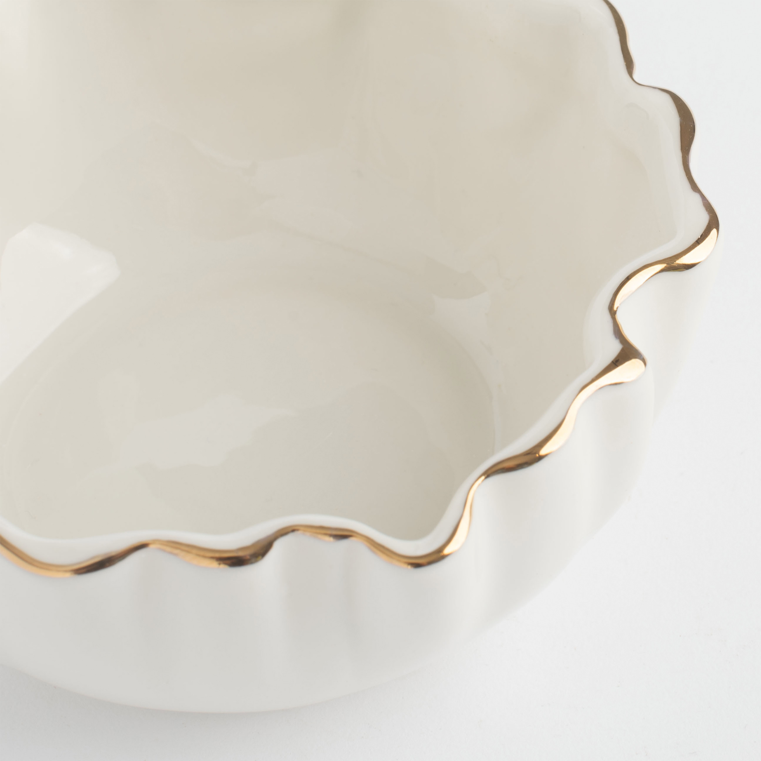 Salad bowl, 15x6 cm, 450 ml, porcelain R, with golden edging, Crumpled effect, Crumple gold изображение № 6