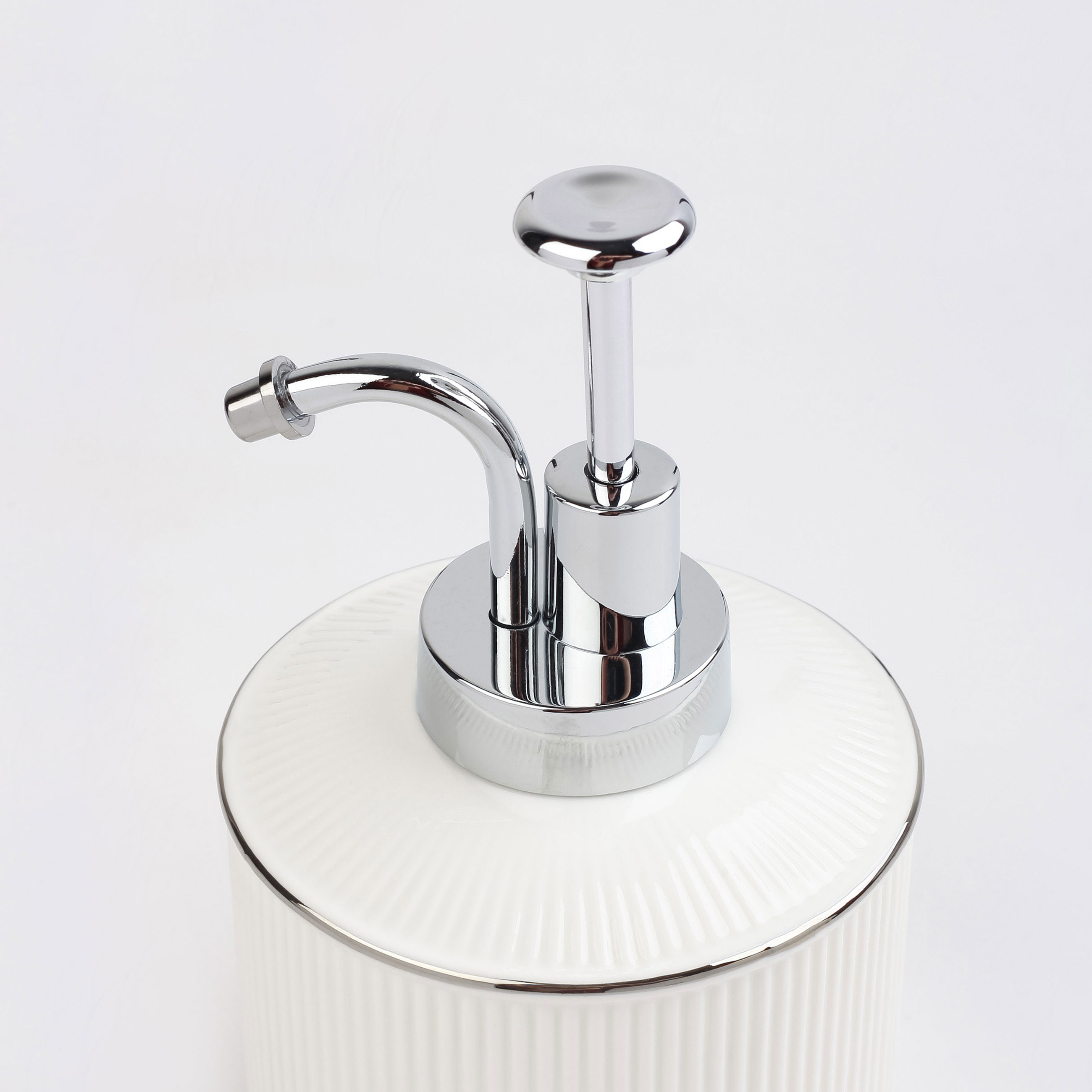Liquid soap dispenser, 370 ml, ceramic / plastic, white, with silver edging, Kaliopa изображение № 2
