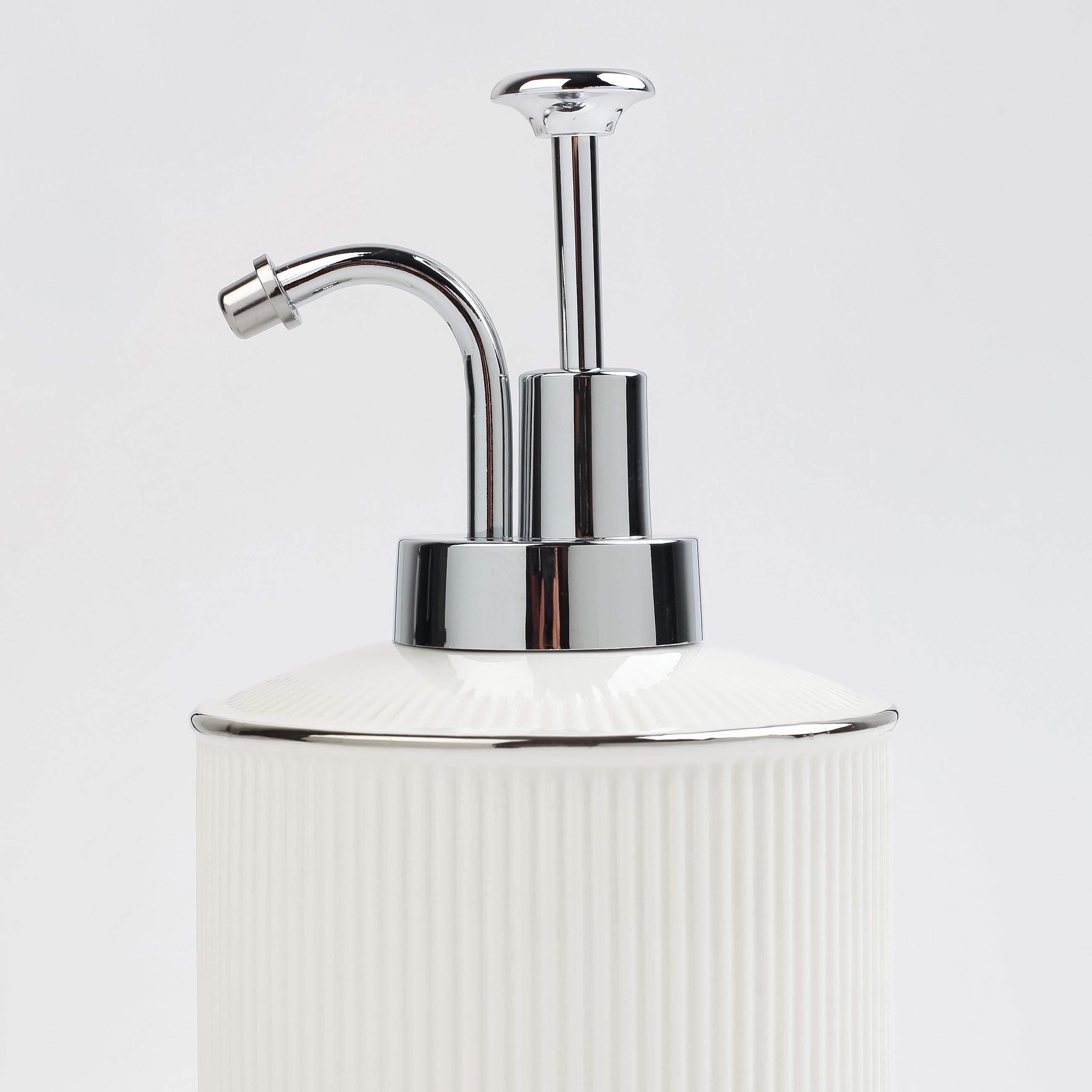 Liquid soap dispenser, 370 ml, ceramic / plastic, white, with silver edging, Kaliopa изображение № 3