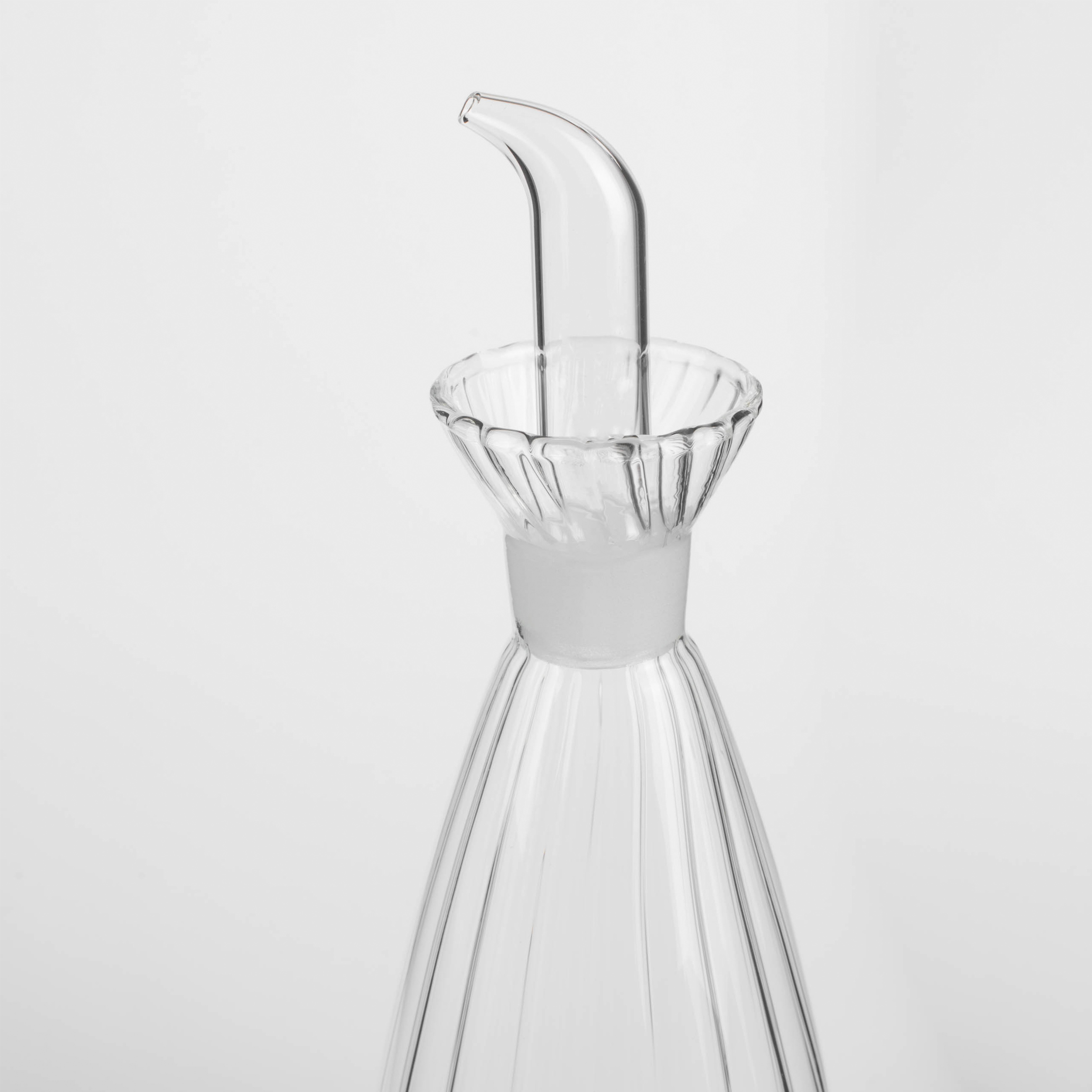 Oil or vinegar bottle, 500 ml, with dispenser, glass B, Camellia изображение № 3