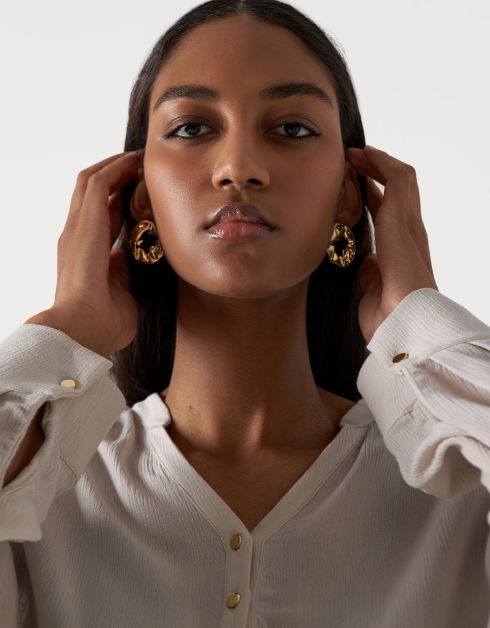Stud earrings, 3 cm, 2 pcs, metal, golden, Crumpled effect, Jewelry