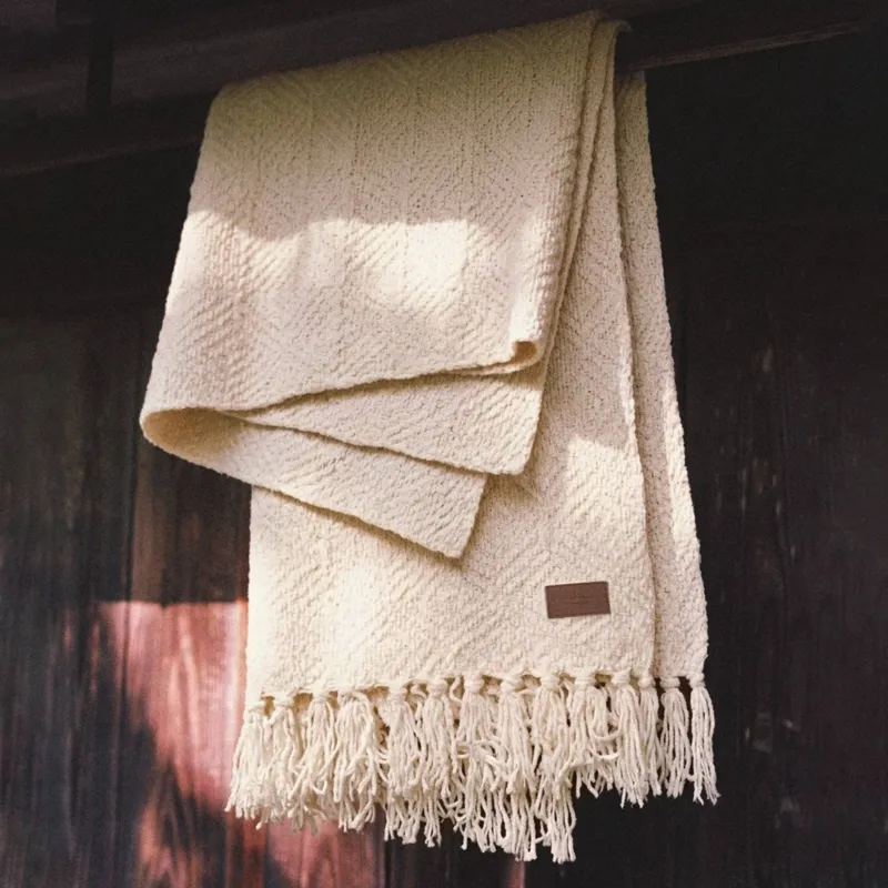Blanket, 130x170 cm, with fringe, Chenille, milky, Chenill