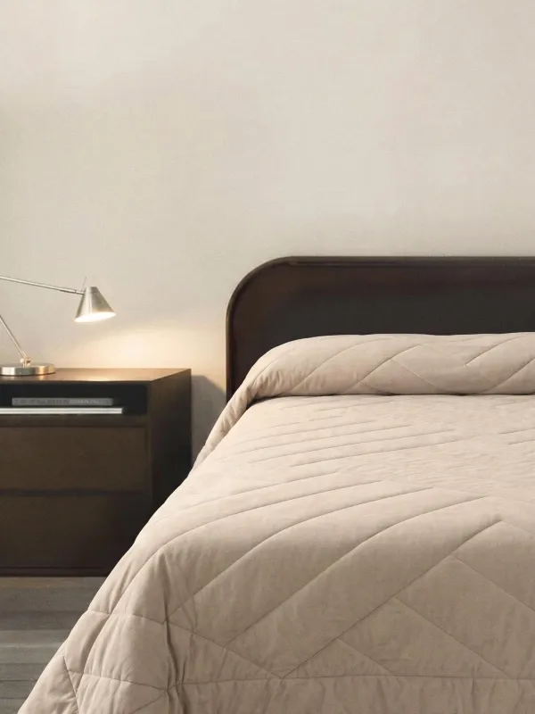 Bedspread, 220x240 cm, quilted, double-sided, velvet/microfiber, sand, Stitch velvet, image-0