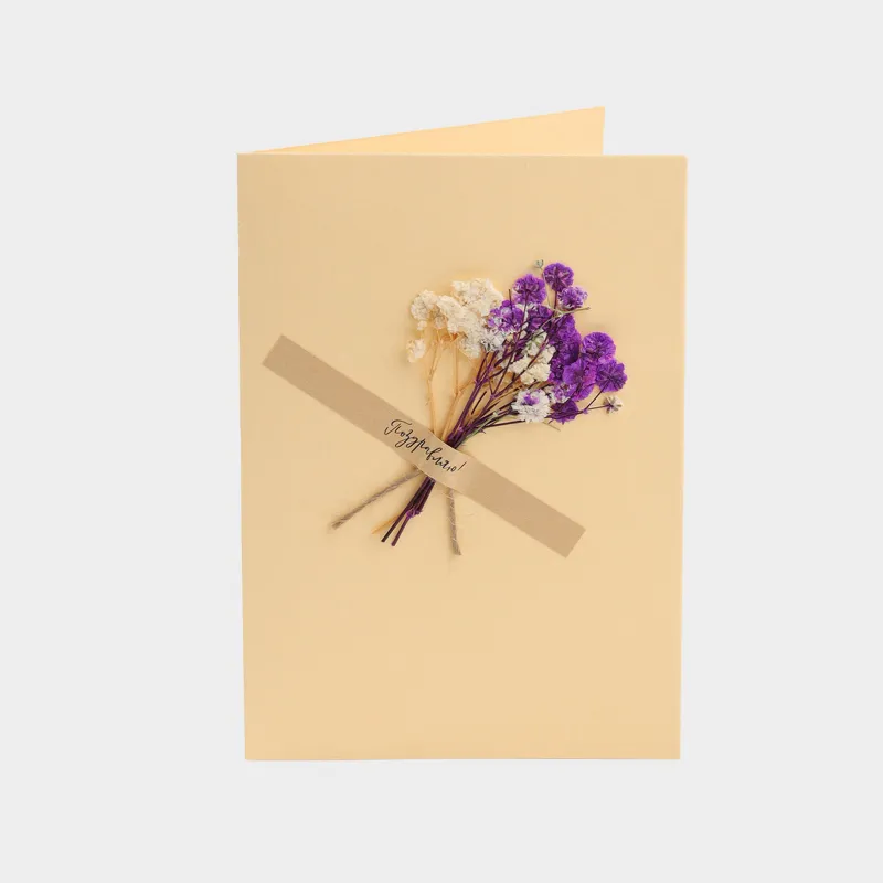 Gift card, 12x17 cm, paper, beige, Xeranthemum in a vase, Congrats