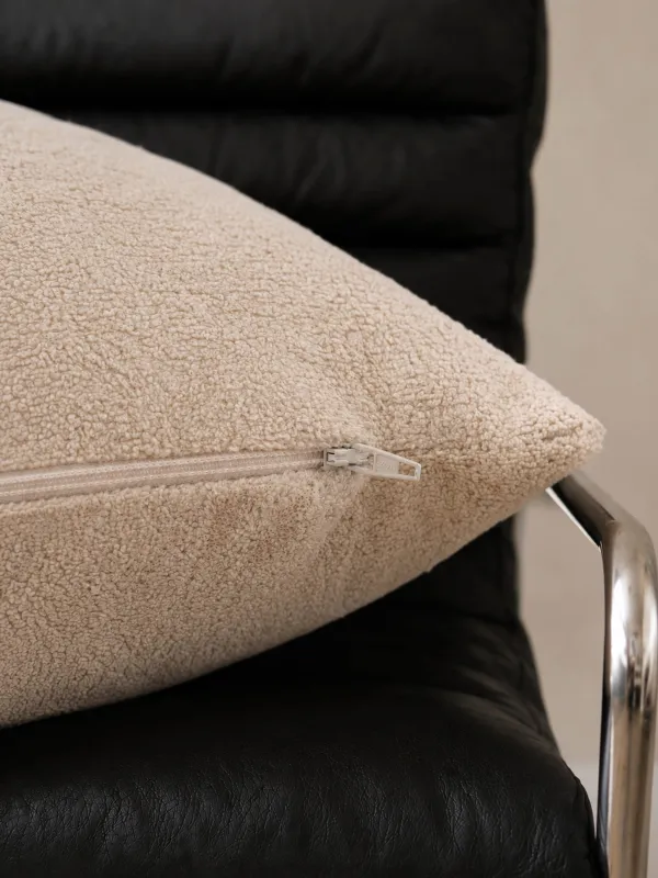 Decorative pillow, 45x45 cm, velvet, milky, Attitude, image-2