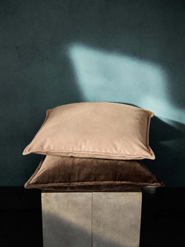 Decorative pillow, 45x45 cm, velvet, sand, Silk velvet, image-1