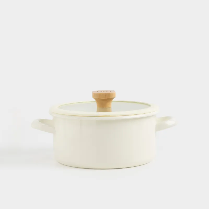 Pot, 20 cm, 2,9 l, with lid, enameled metal / wood, milky, Enamel wood