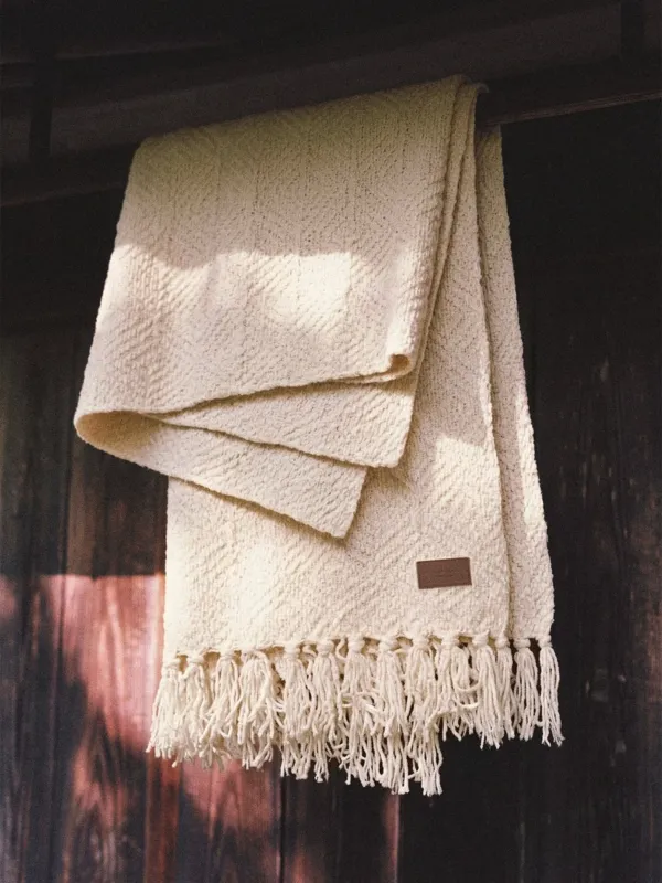 Blanket, 130x170 cm, with fringe, Chenille, milky, Chenill, image-1