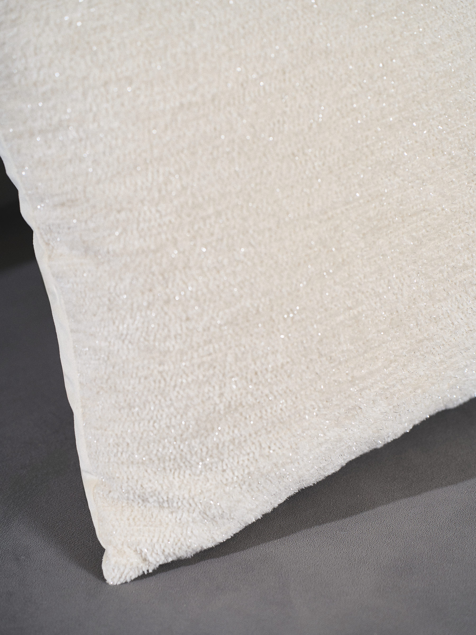 Decorative pillow, 45x45 cm, velvet, milky, Velvet, image-3