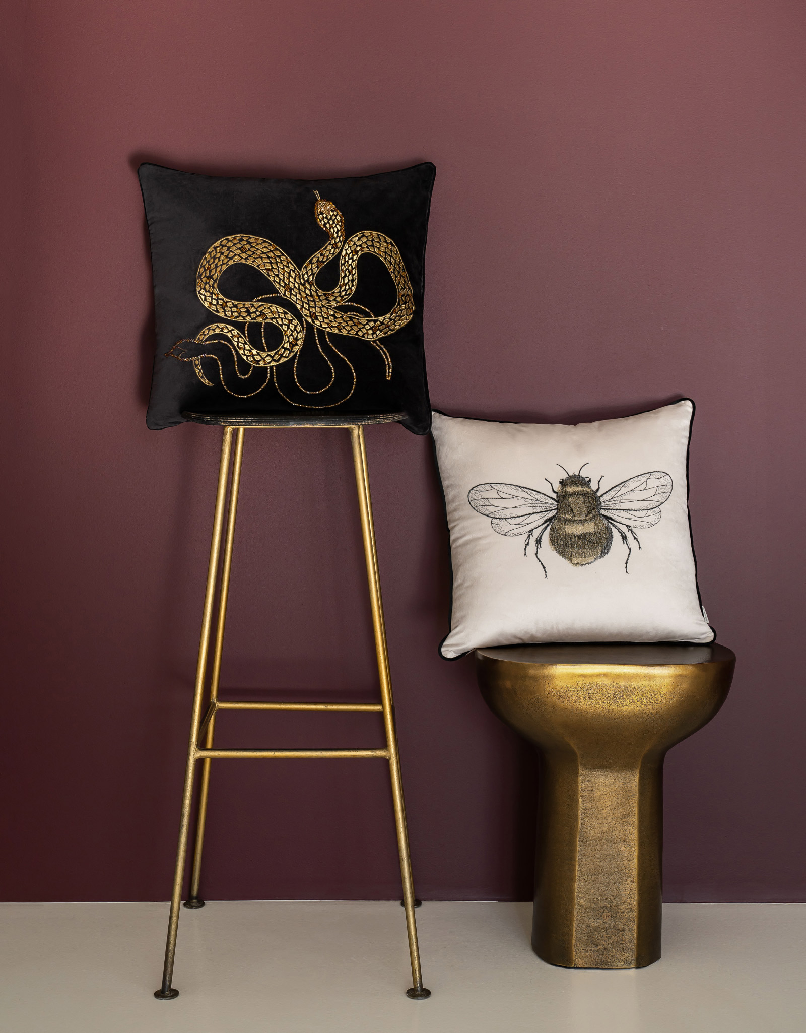 Decorative pillow, 45x45, corduroy, milk, Bumblebee, Bugs