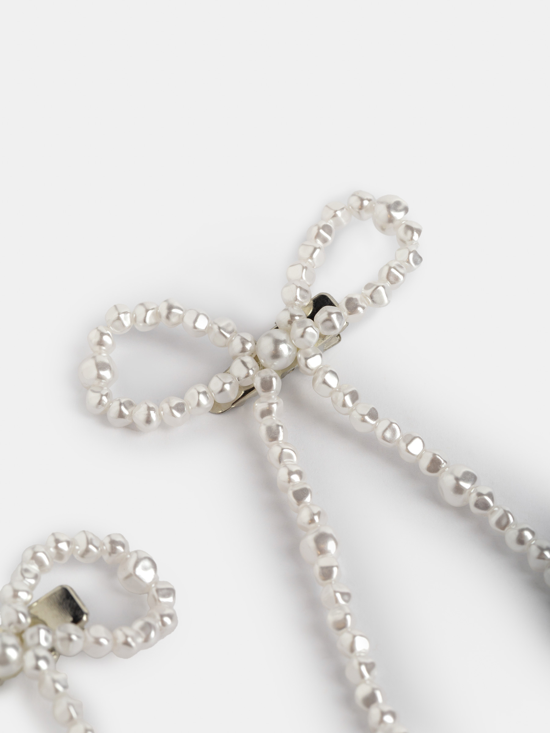 Decorative ornament, 6 cm, 2 pcs, on a clip, plastic / metal, white, Bows, Balls decor, image-2