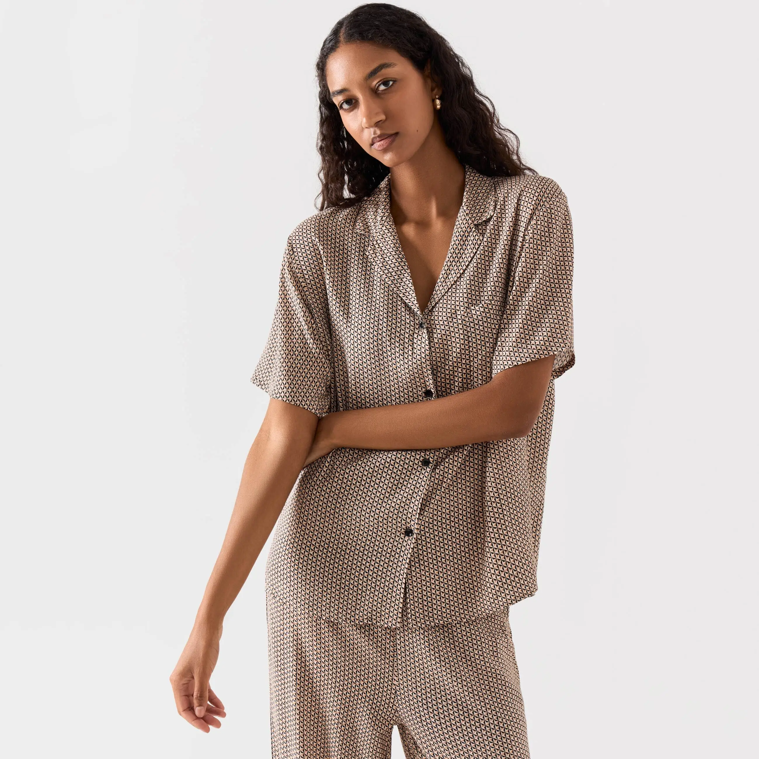 Women's shirt, size L, with short sleeves, viscose, beige, Geometric pattern, Emri