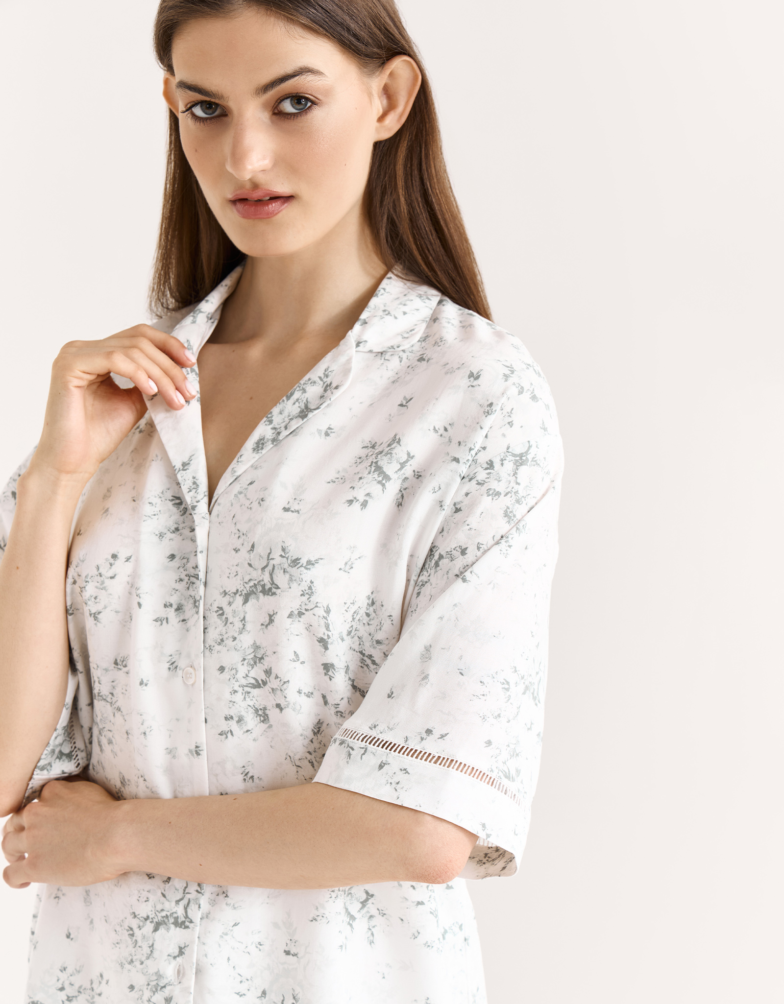Women's shirt, homewear, size L, with short sleeves, viscose, milky, Flowers, Arsinoa, image-2