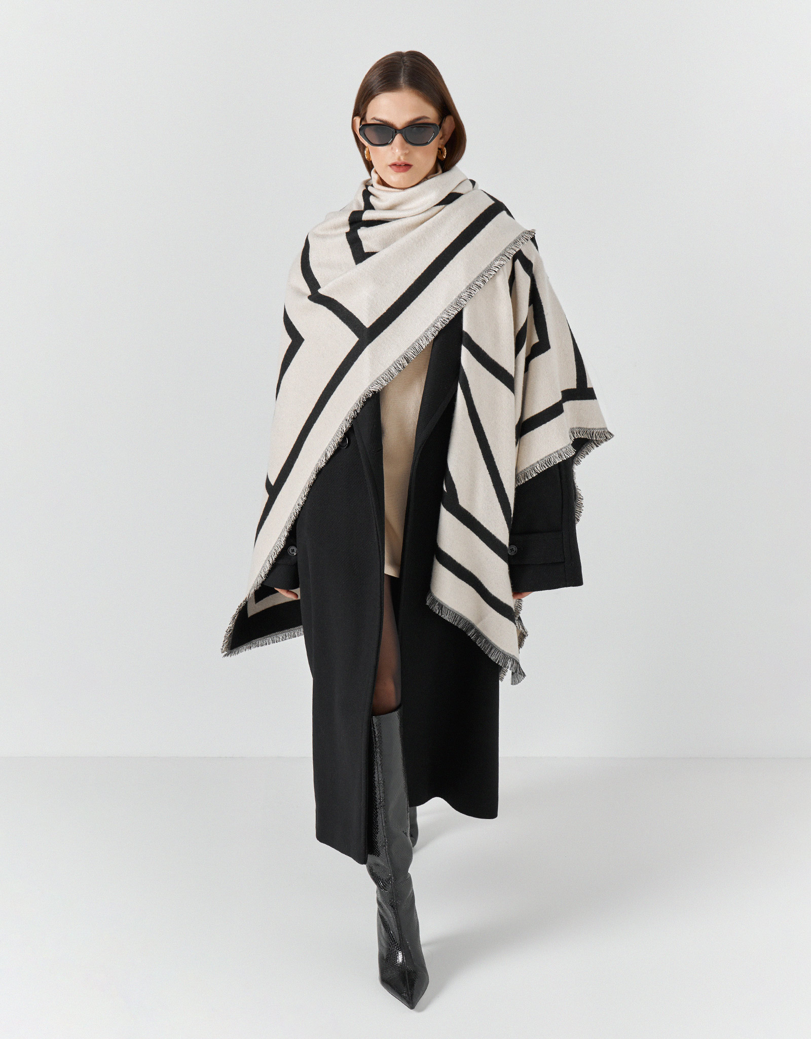 Poncho, 130x160 cm, with fringe, double-sided, viscose / polyester, milky black, poncho