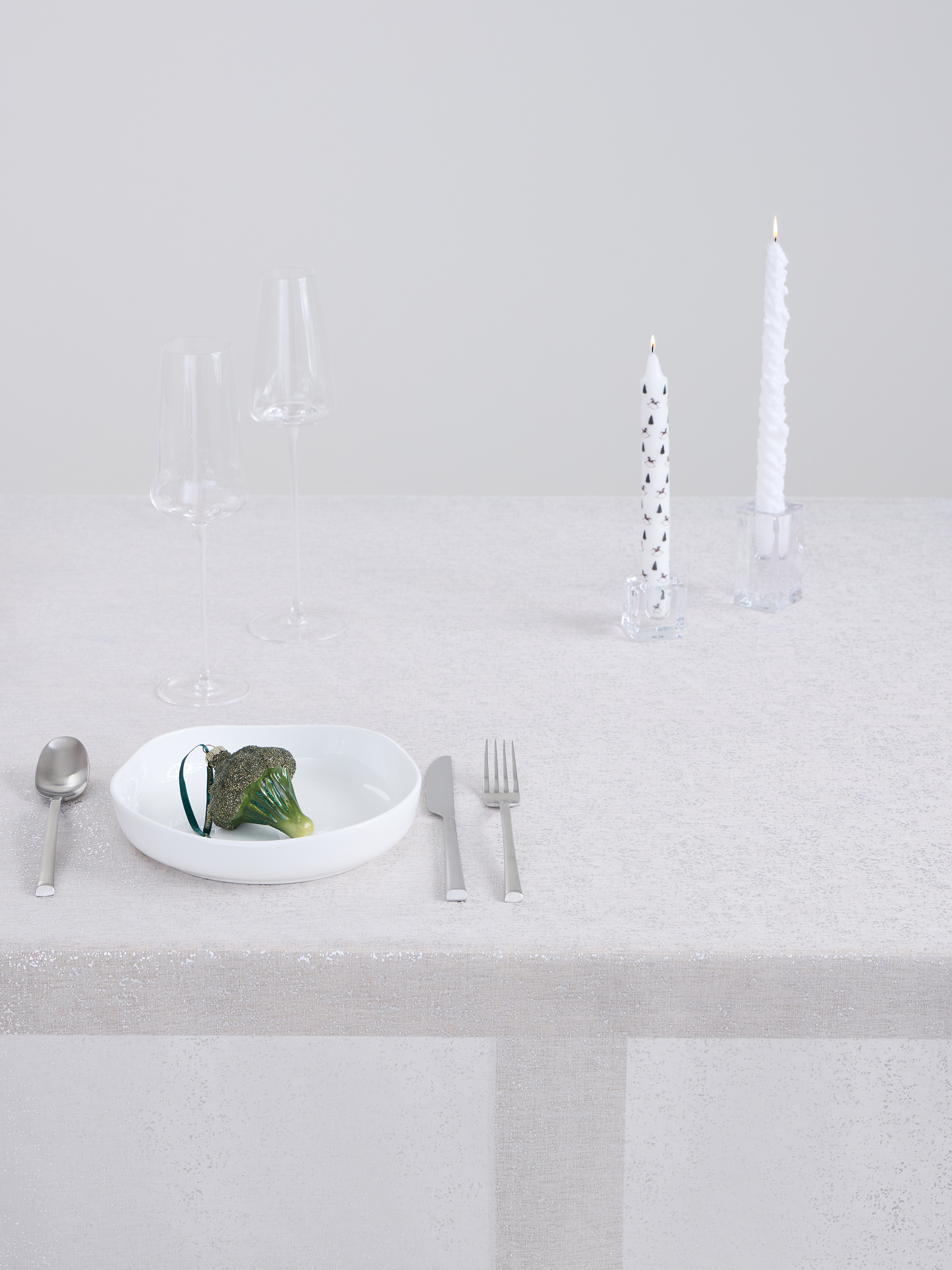 Tablecloth, 160x160 cm, polyester, white, Silver spray, Heaven silver, image-1