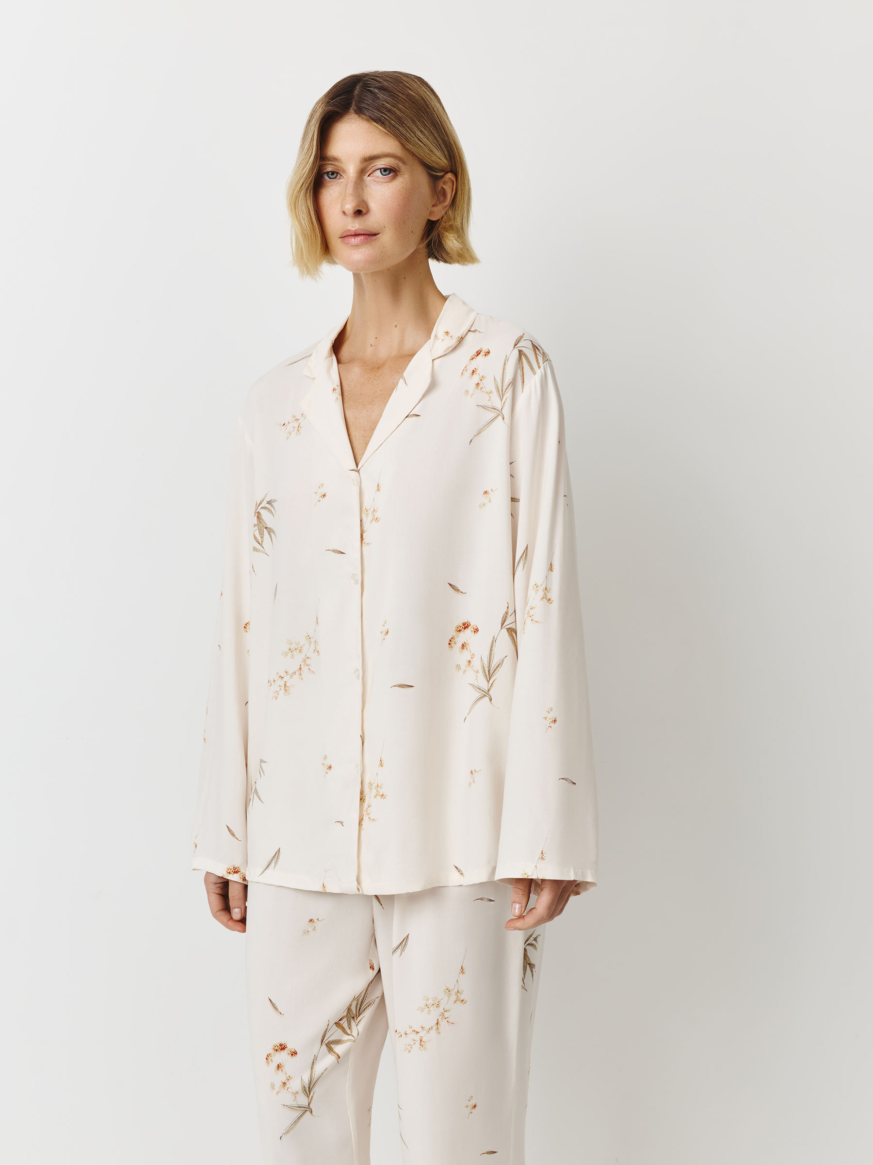 Women's shirt, homewear, size S, with long sleeve, viscose, milky, Flowers, Norla, image-0