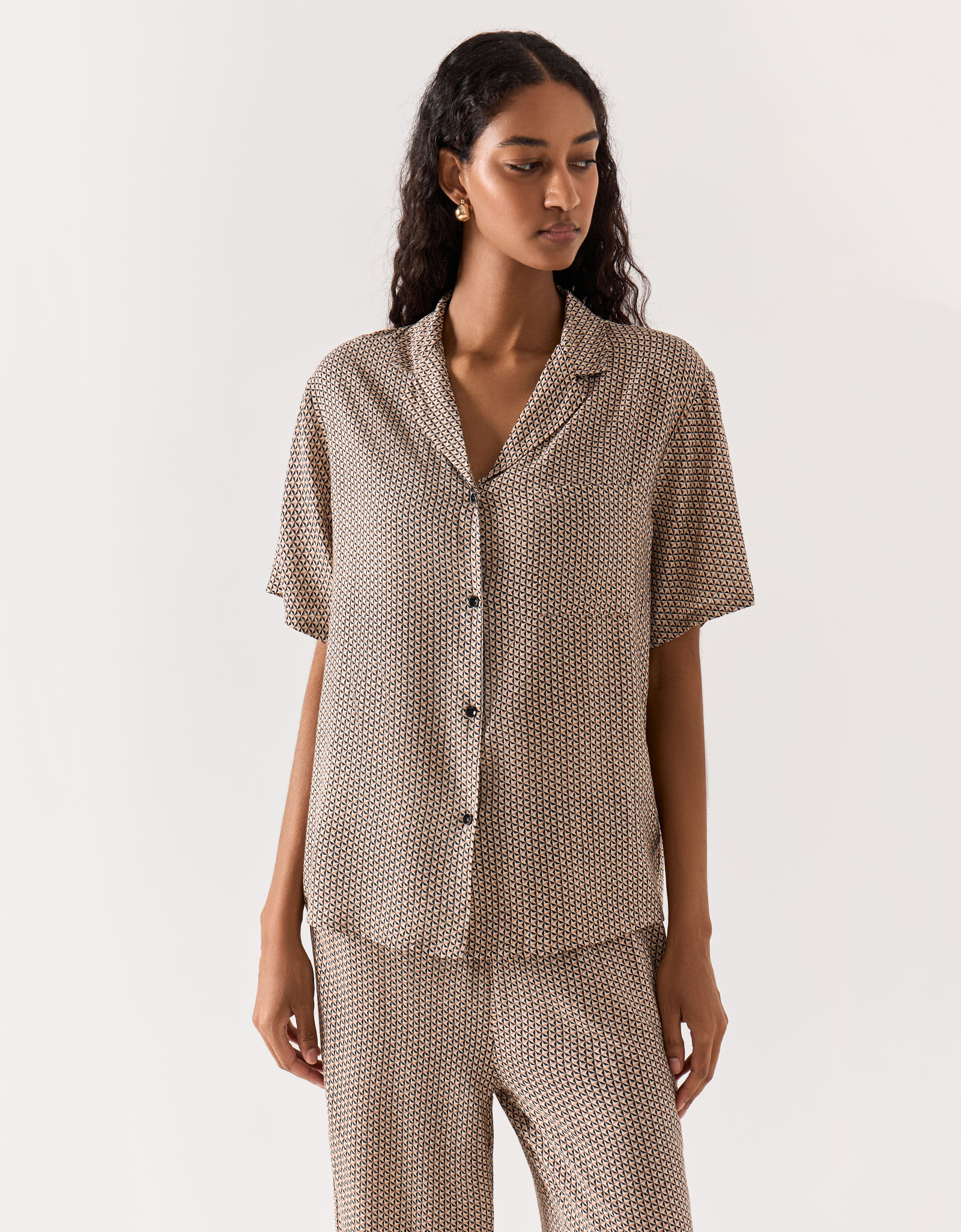 Women's shirt, size L, with short sleeves, viscose, beige, Geometric pattern, Emri, image-0