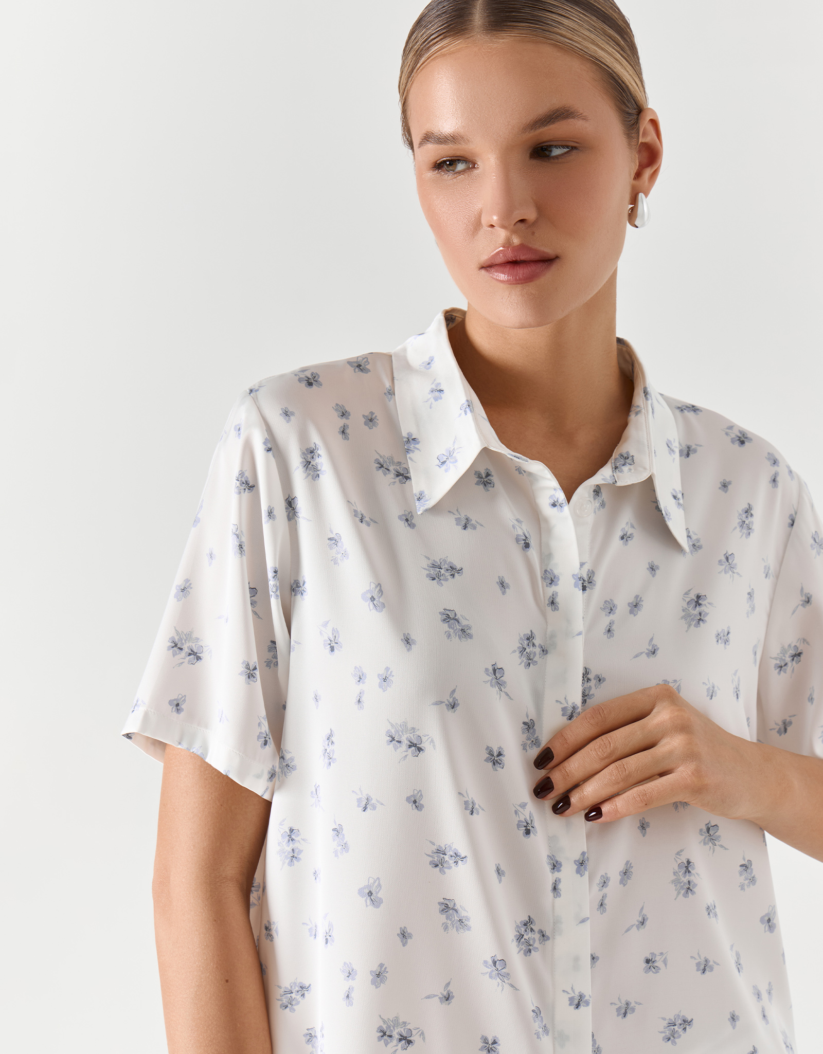 Women's shirt, homewear, size S, with short sleeves, polyester, blue and white, Flowers, Tesia, image-2