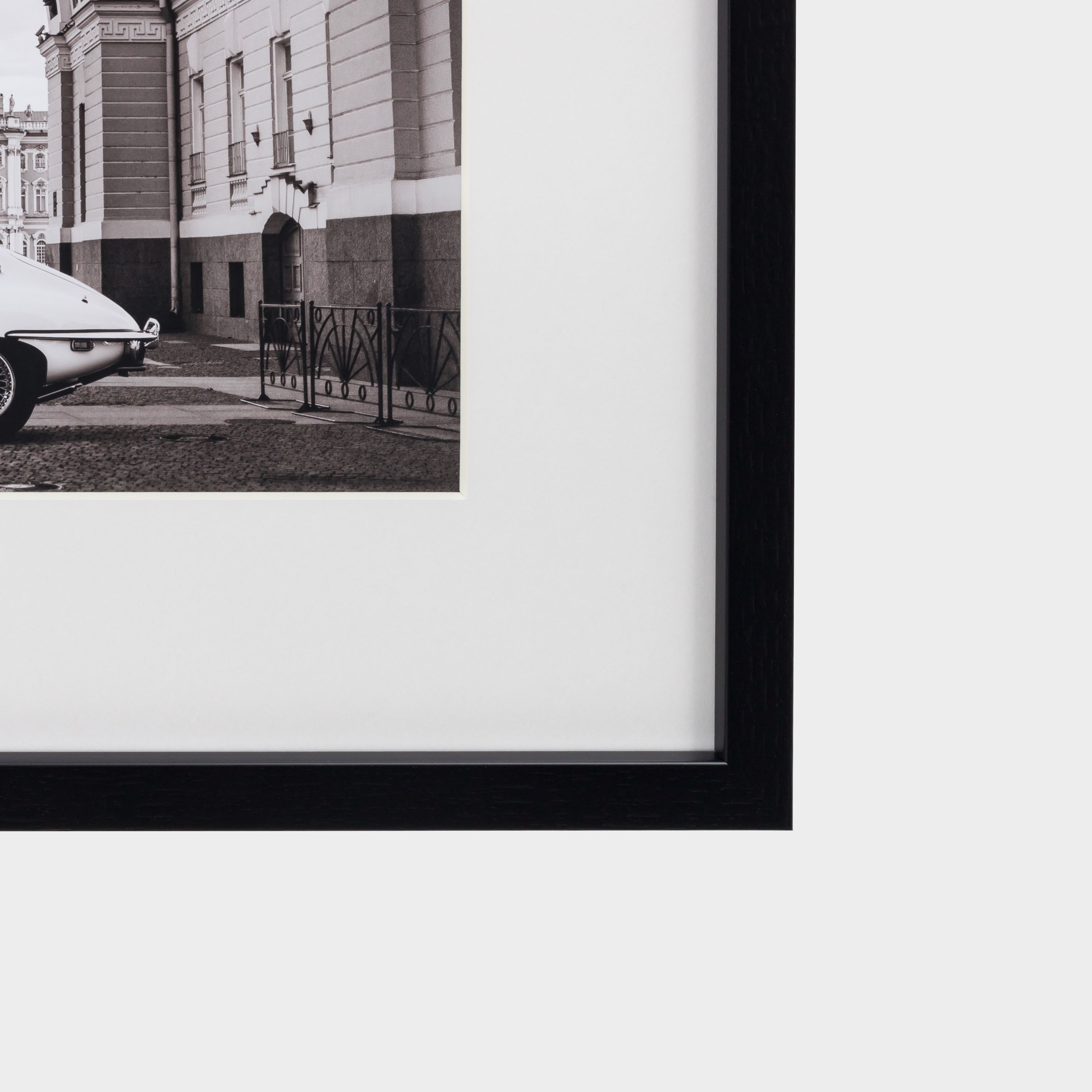 Framed painting, 58x48 cm, paper / polyresin, black and white, Retro car, Gallery