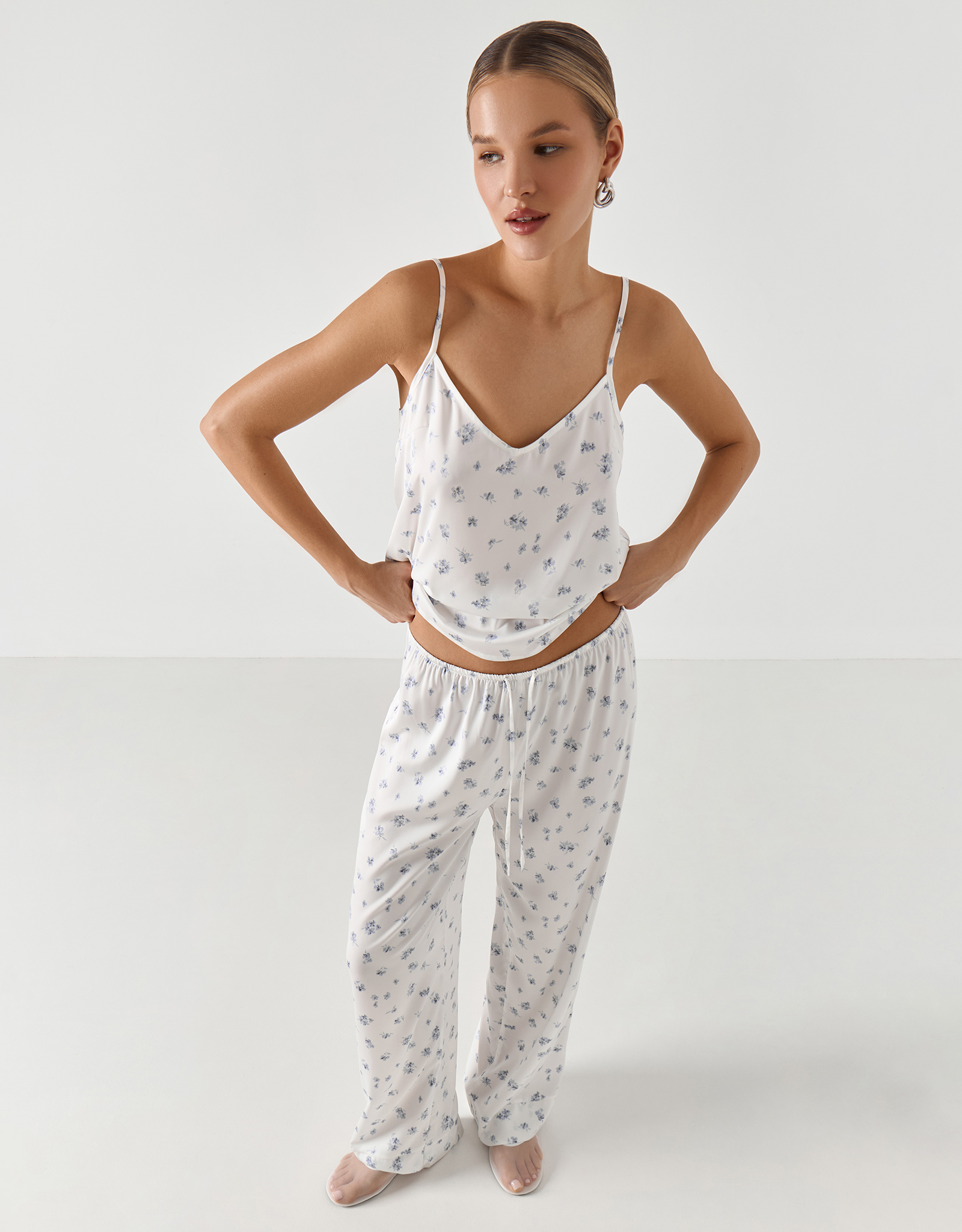Women's trousers, homewear, size S, polyester, blue and white, Flowers, Tesia, image-5
