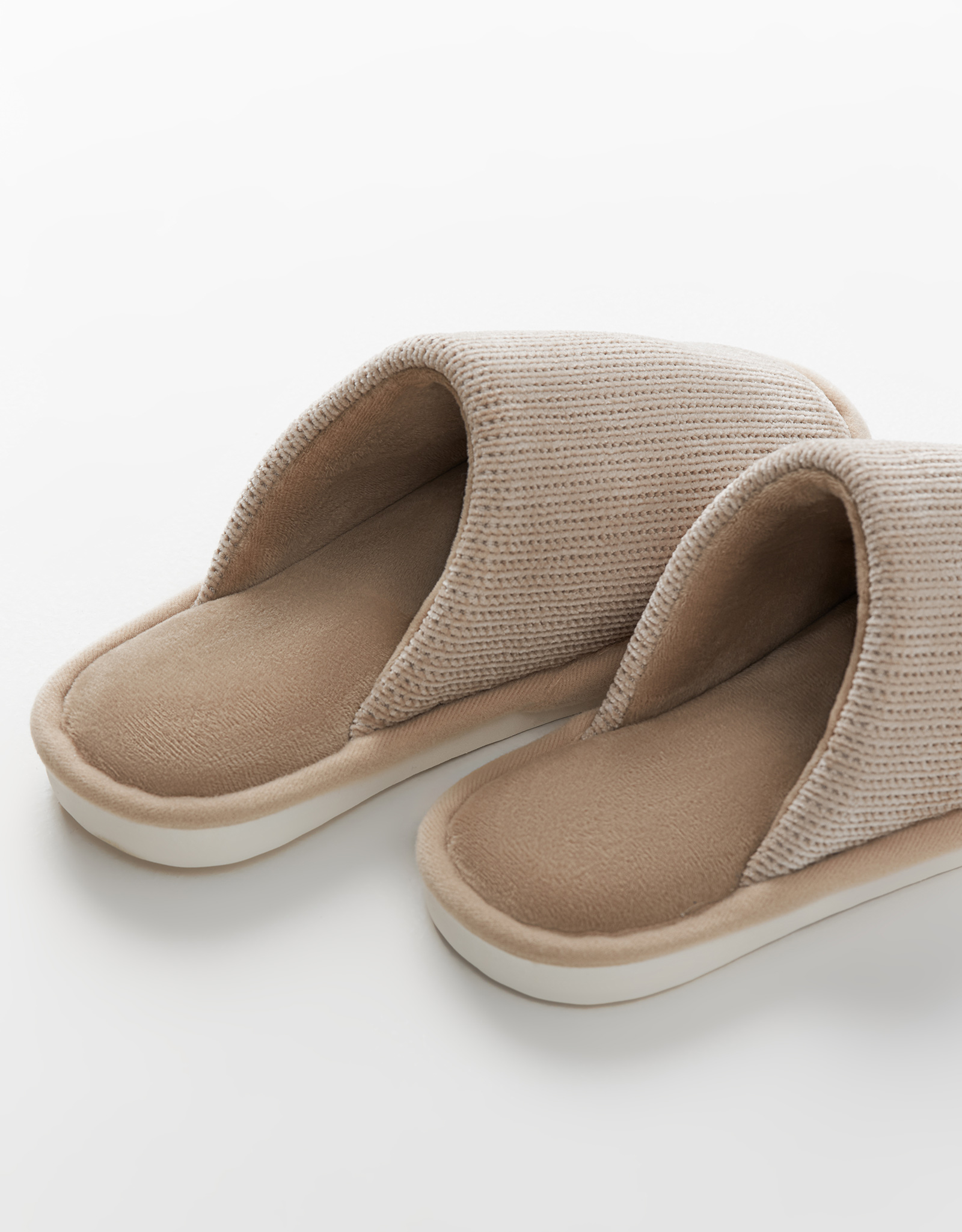 Slippers for women, home, p. 36-37, Chenille/corduroy, beige, Chenille, image-3