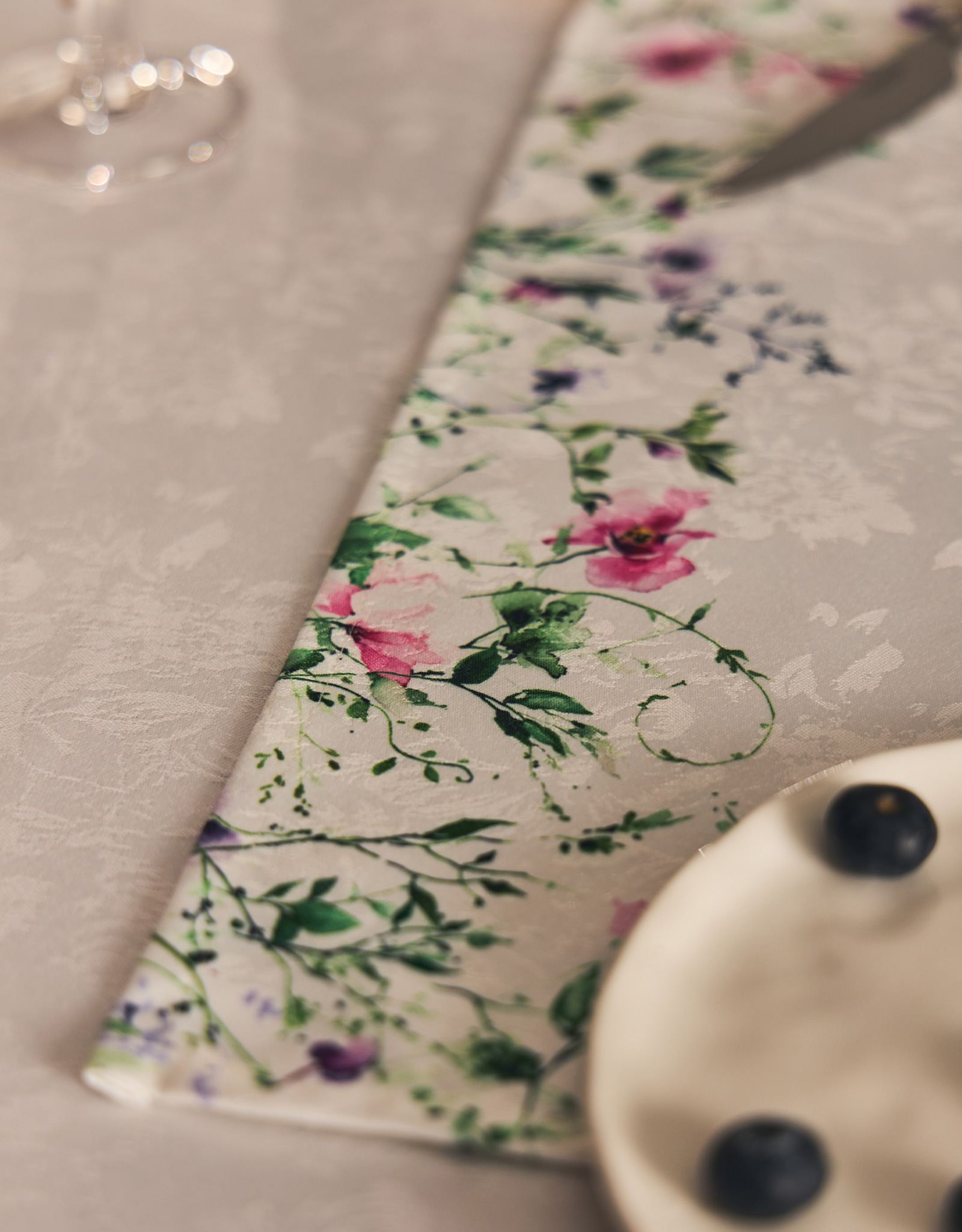 Placemat, 30x45 cm, jacquard, polyester, white, Spring flowers, Petal serenity