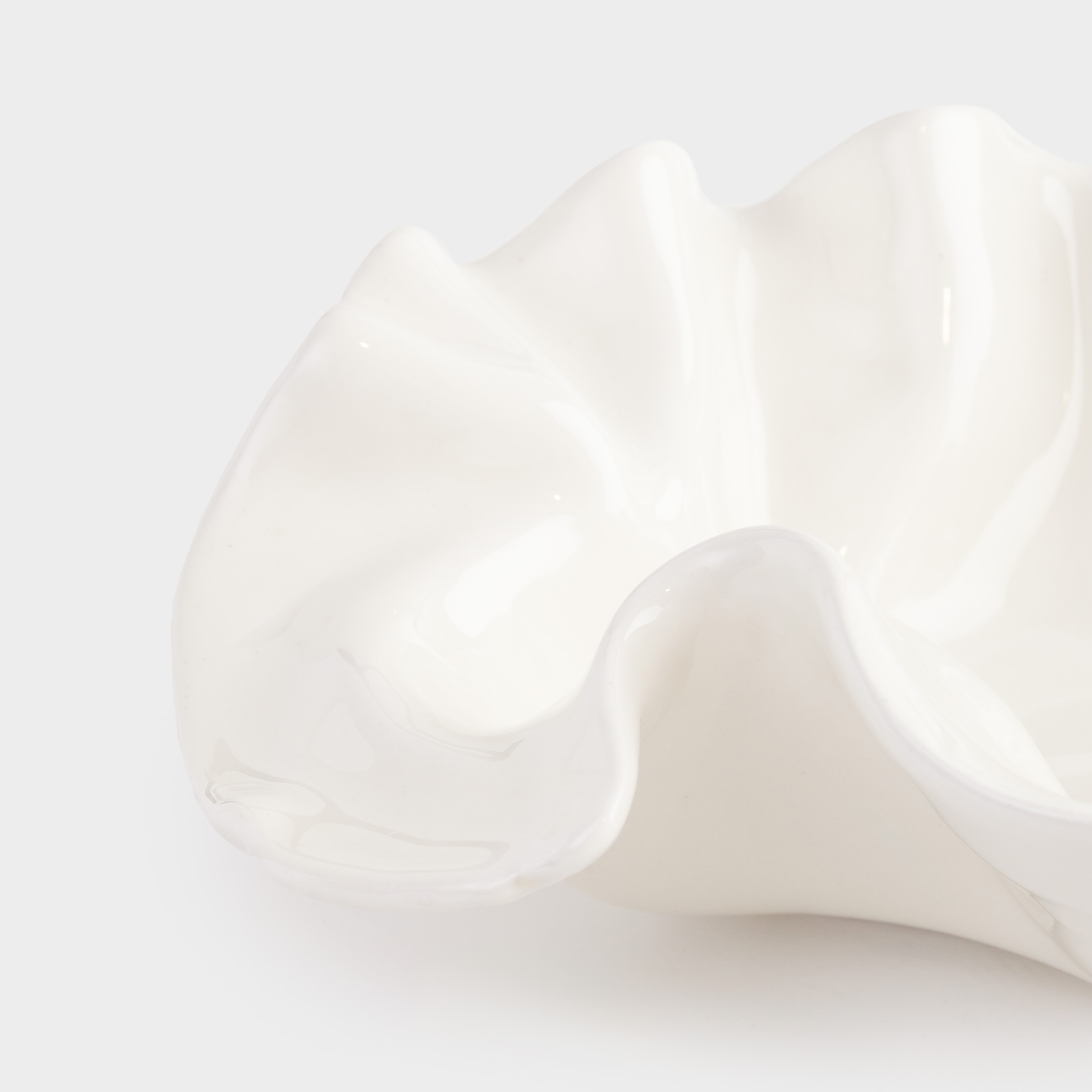 Decorative dish, 19x6 cm, ceramic, milky, Crumpled effect, Crumple