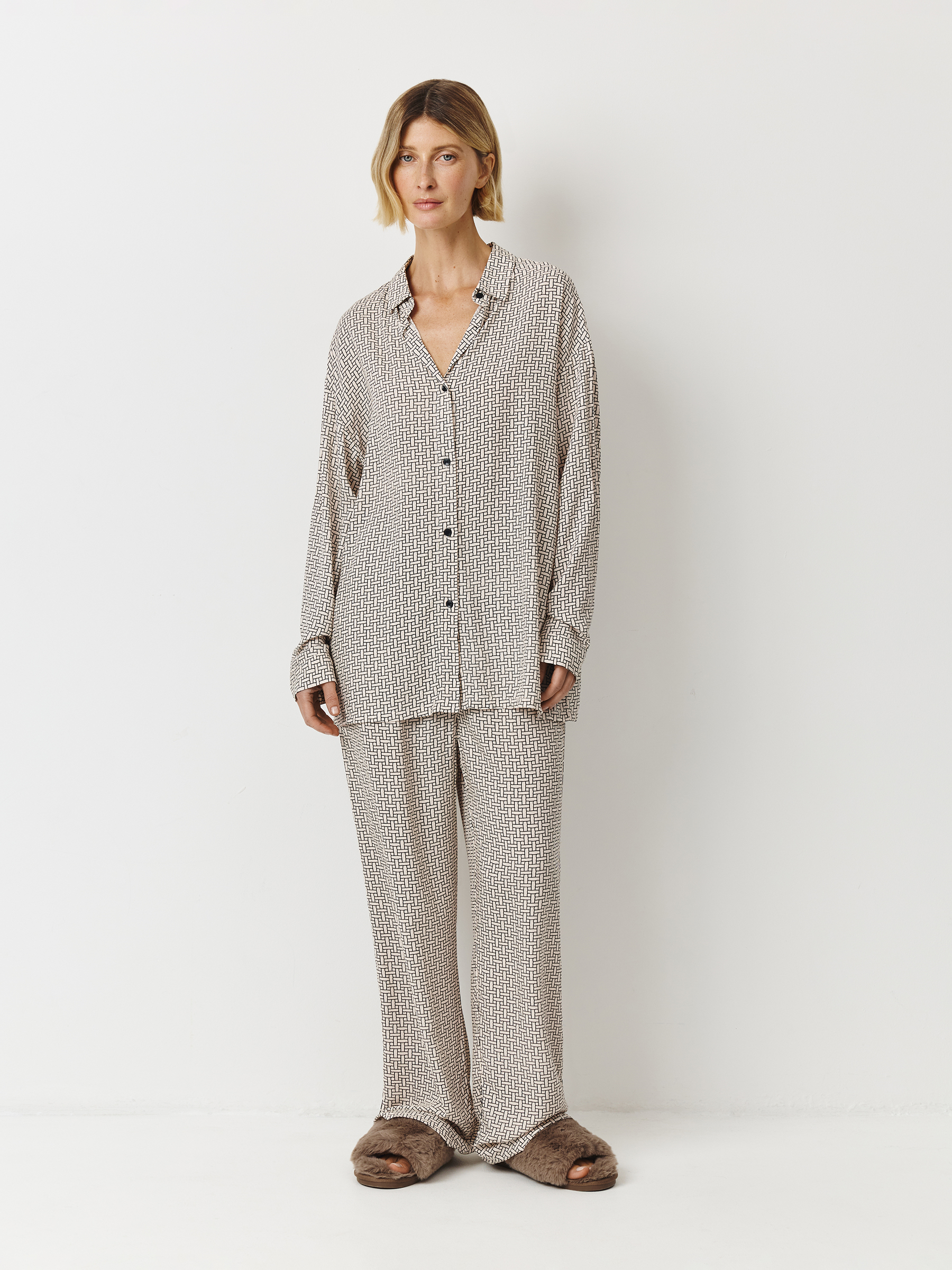 Women's trousers, size S, wide, viscose, milky black, Lines, Eniola, image-0
