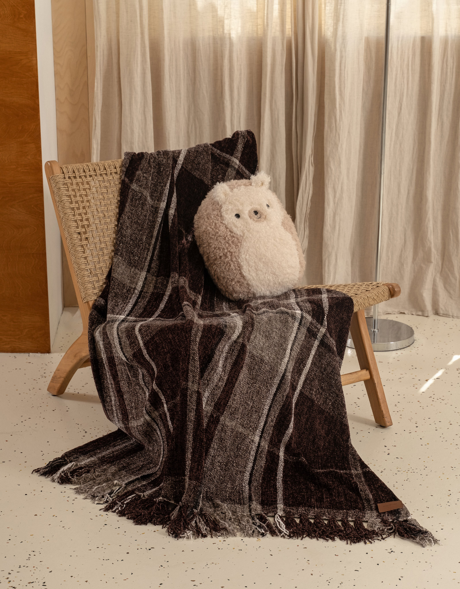 Decorative pillow, 35x28 cm, boucle, beige-brown, Hedgehog, Boucle figure, image-2