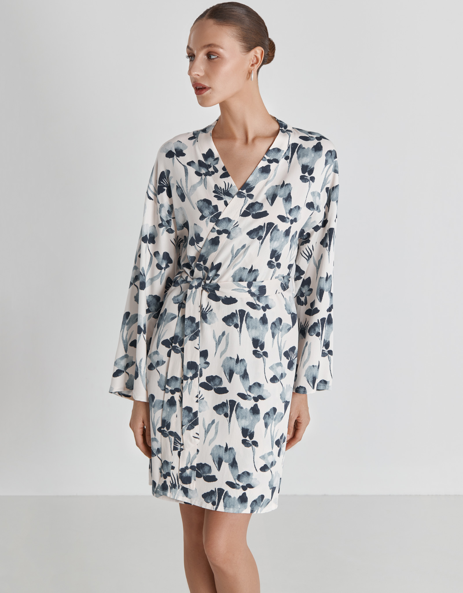 Robe for women, home, size L, long sleeve, viscose, milk, Blue flowers, Telia, image-1