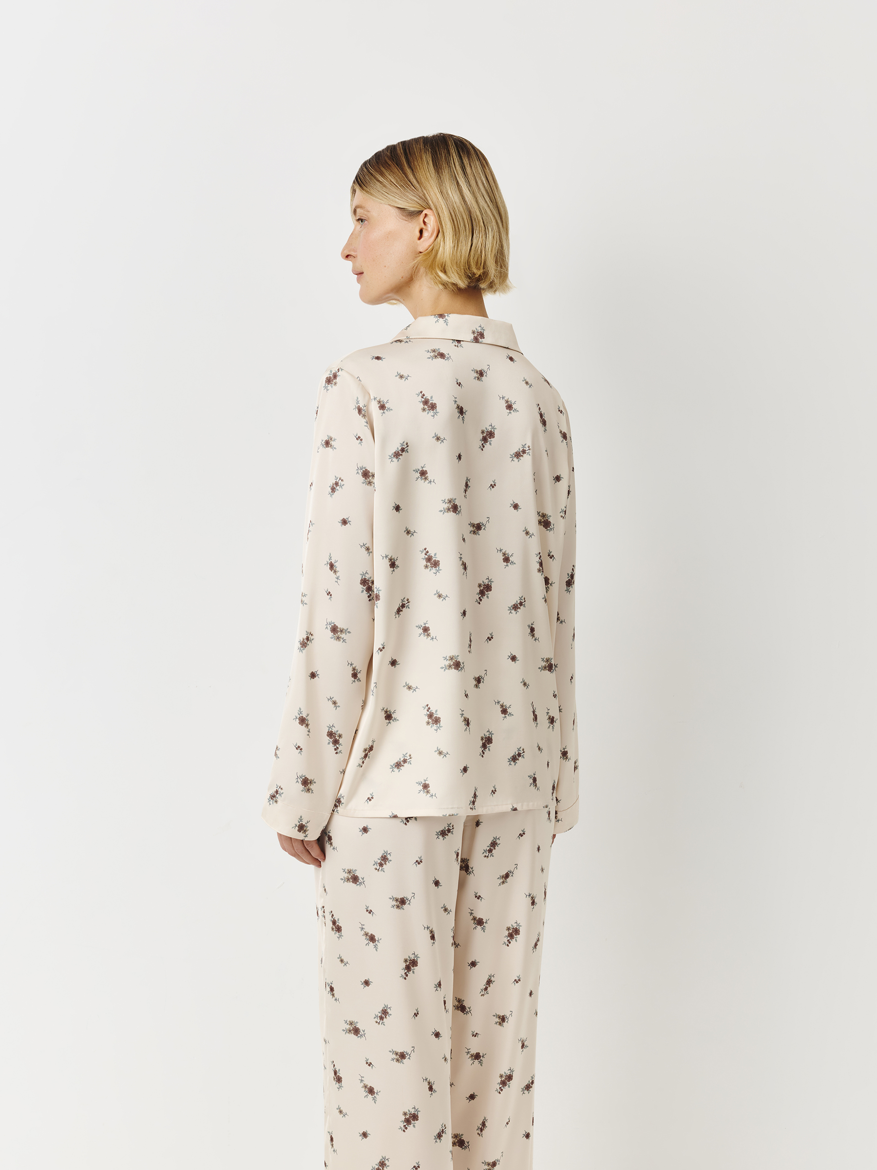 Women's shirt, homewear, size S, with long sleeve, polyester, milky, Flowers, Roktania, image-3