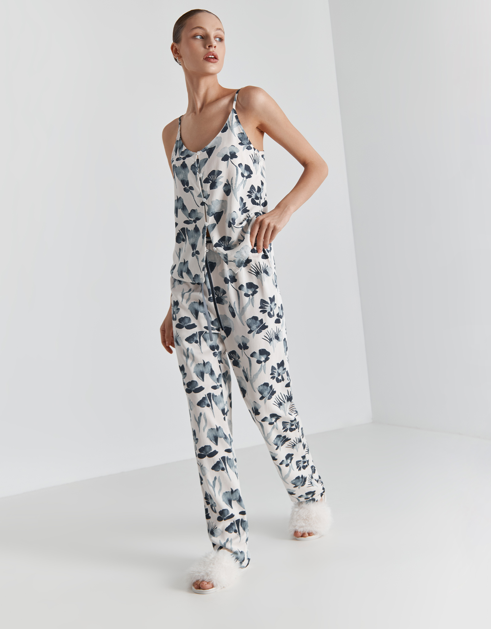 Trousers for women, home, size L, viscose, milk, Blue flowers, Telia, image-4