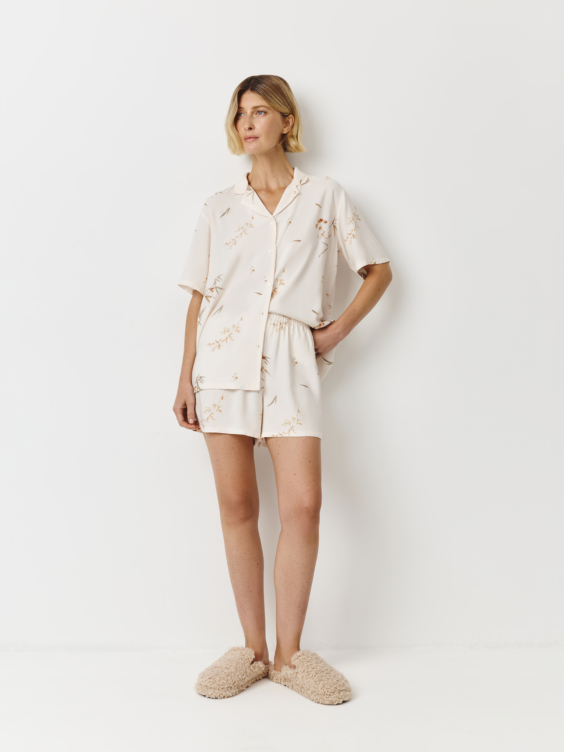 Women's shorts, homewear, size S, viscose, milky, Flowers, Norla, image-2