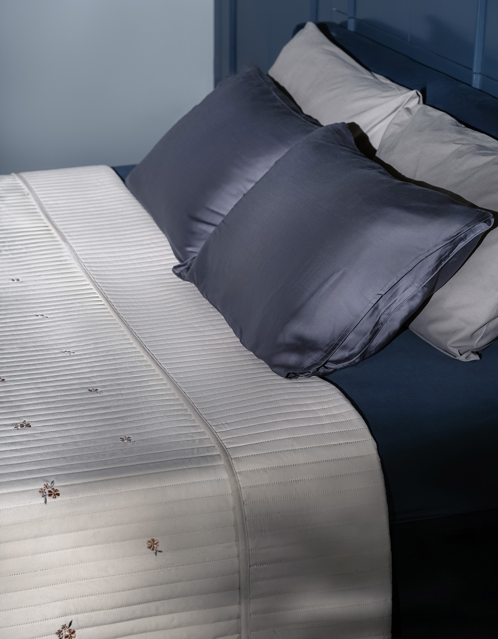 Bedspread, 220x240 cm, quilted, velvet/microfiber, milky, Flowers, Stitch velvet, image-6
