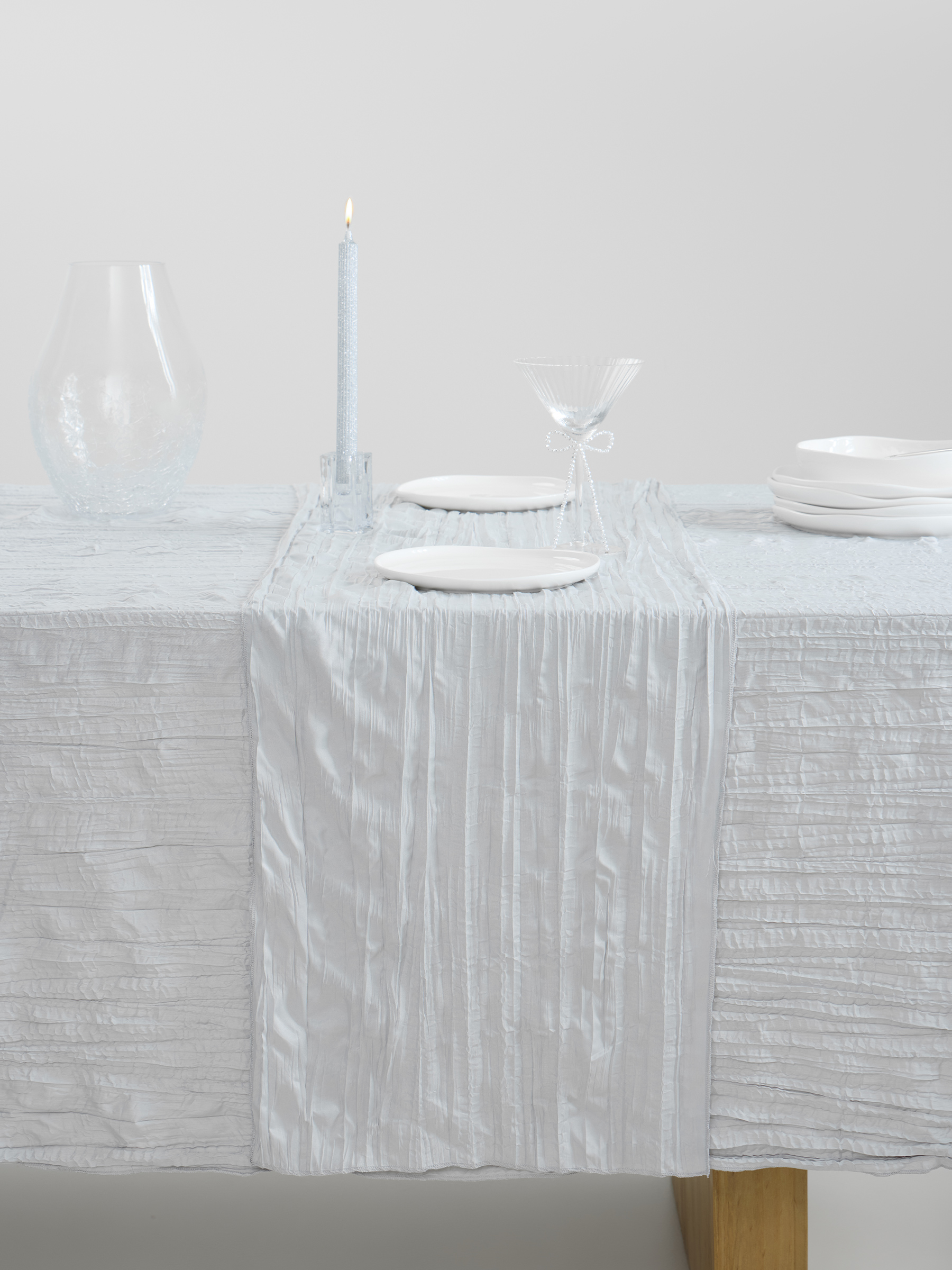 Table runner, 40x160 cm, polyester, light gray, Crumpled effect, Dented, image-1
