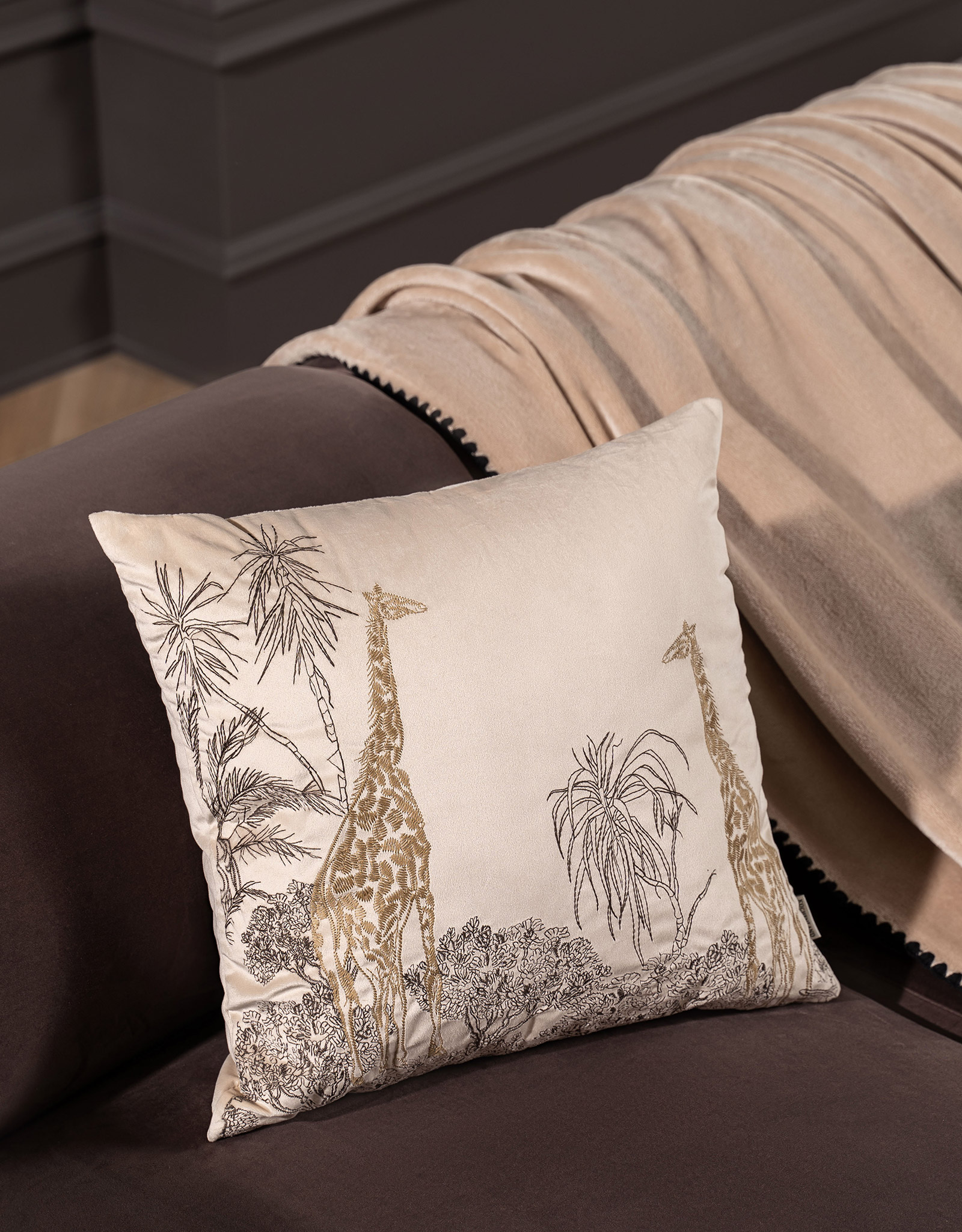 Decorative pillow, 45x45 cm, corduroy, sand, Giraffes, Tropical oasis, image-2