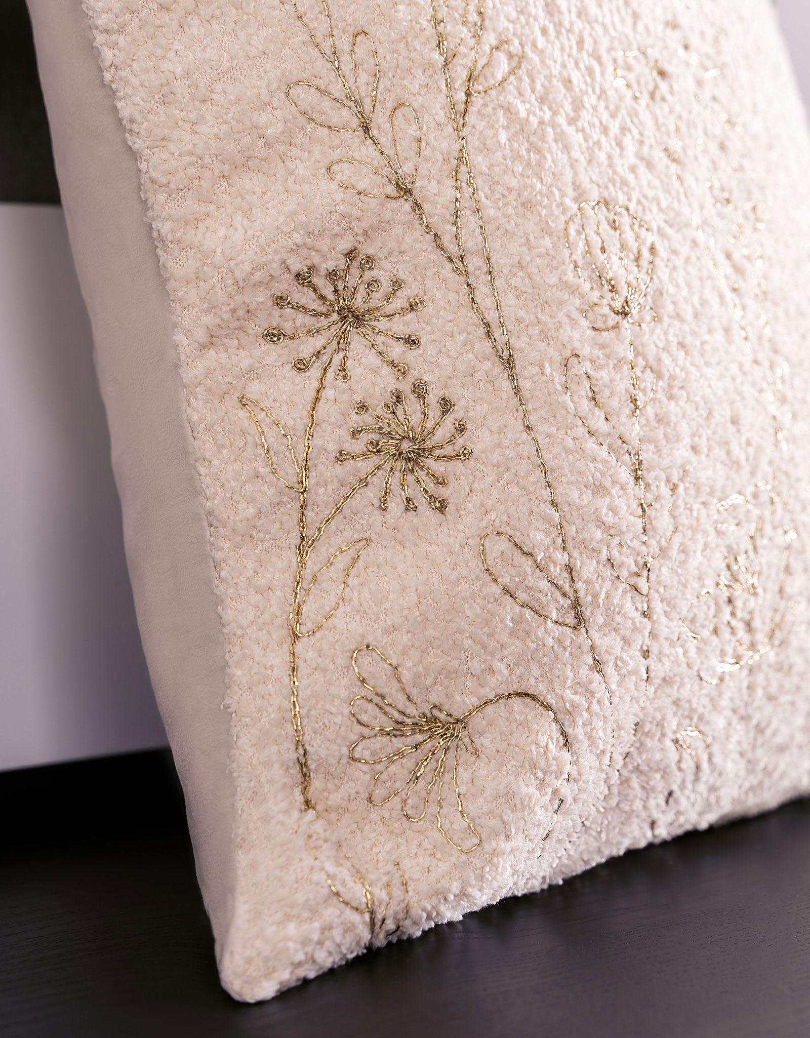Decorative pillow, 45x45 cm, boucle/velvet, milky, wildflowers, Boucle