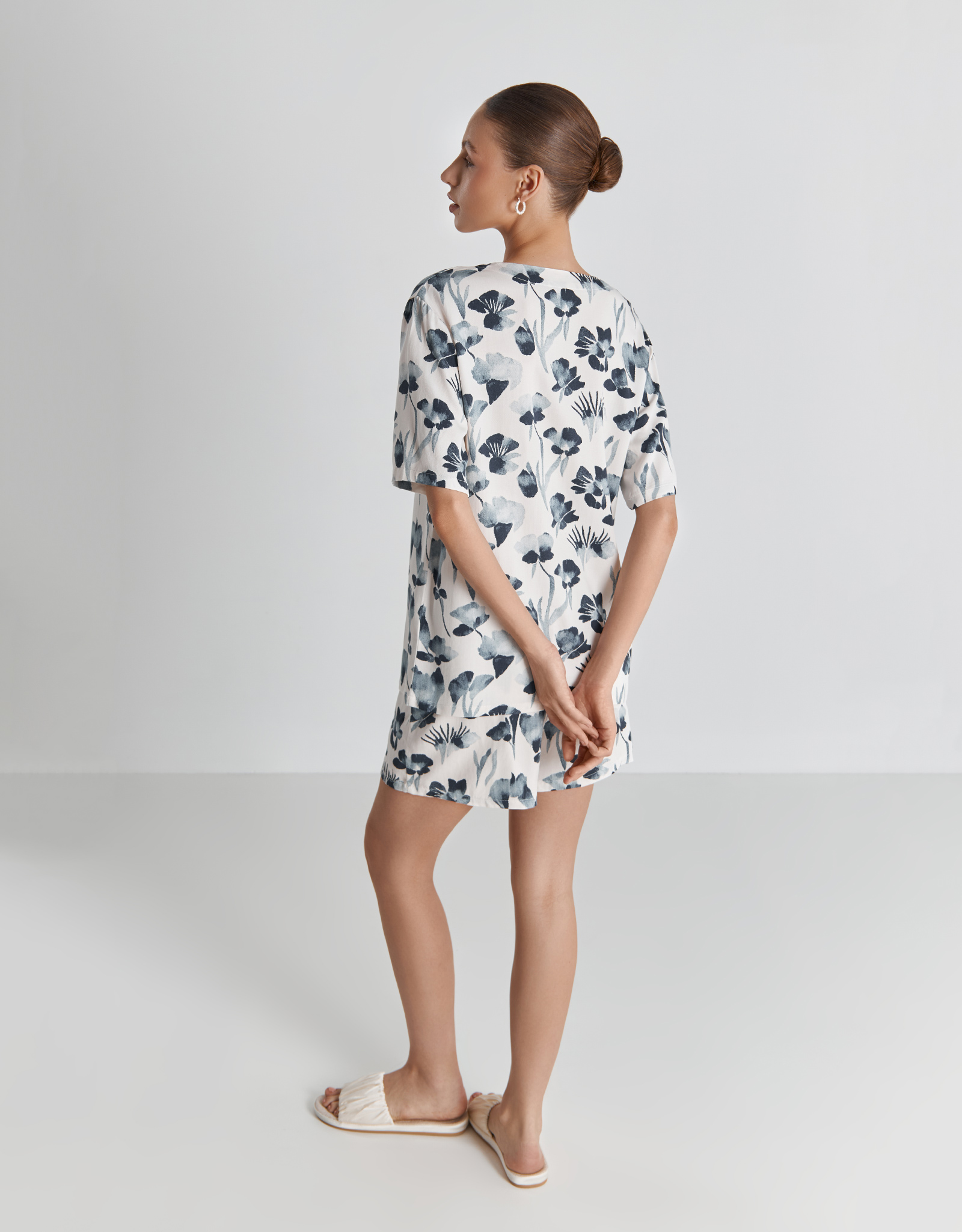 Women's shorts, home, size L, viscose, milk, Blue flowers, Telia, image-3
