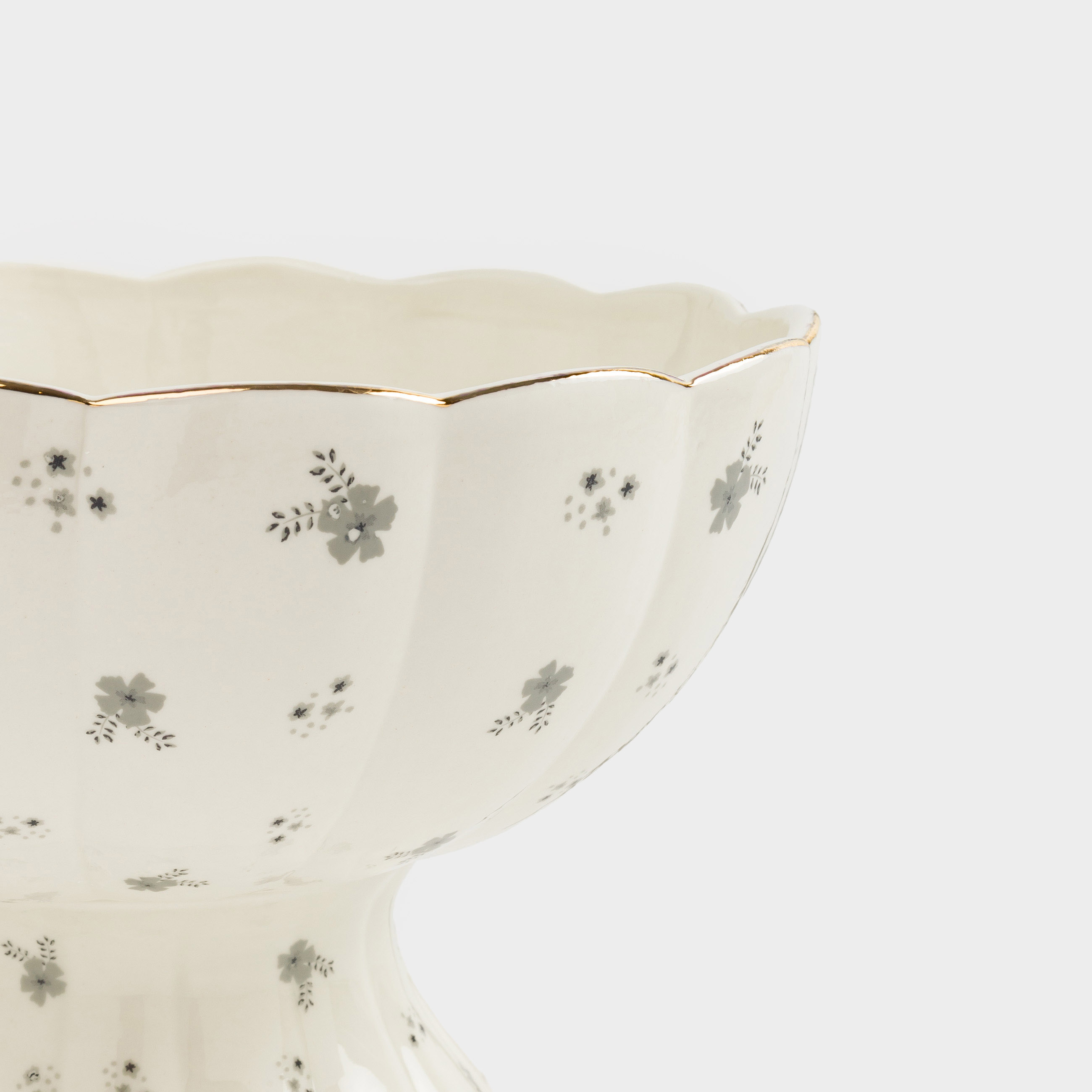 Fruit bowl, 24x15 cm, on a leg, porcelain P, milky, with golden edging, Grey flowers, Florals, image-3