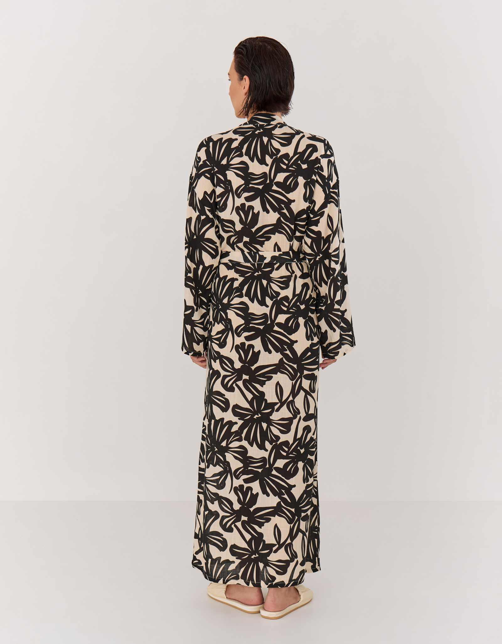 Women's robe, size L, with long sleeves, viscose, beige-black, Abstract flowers, Almi, image-5