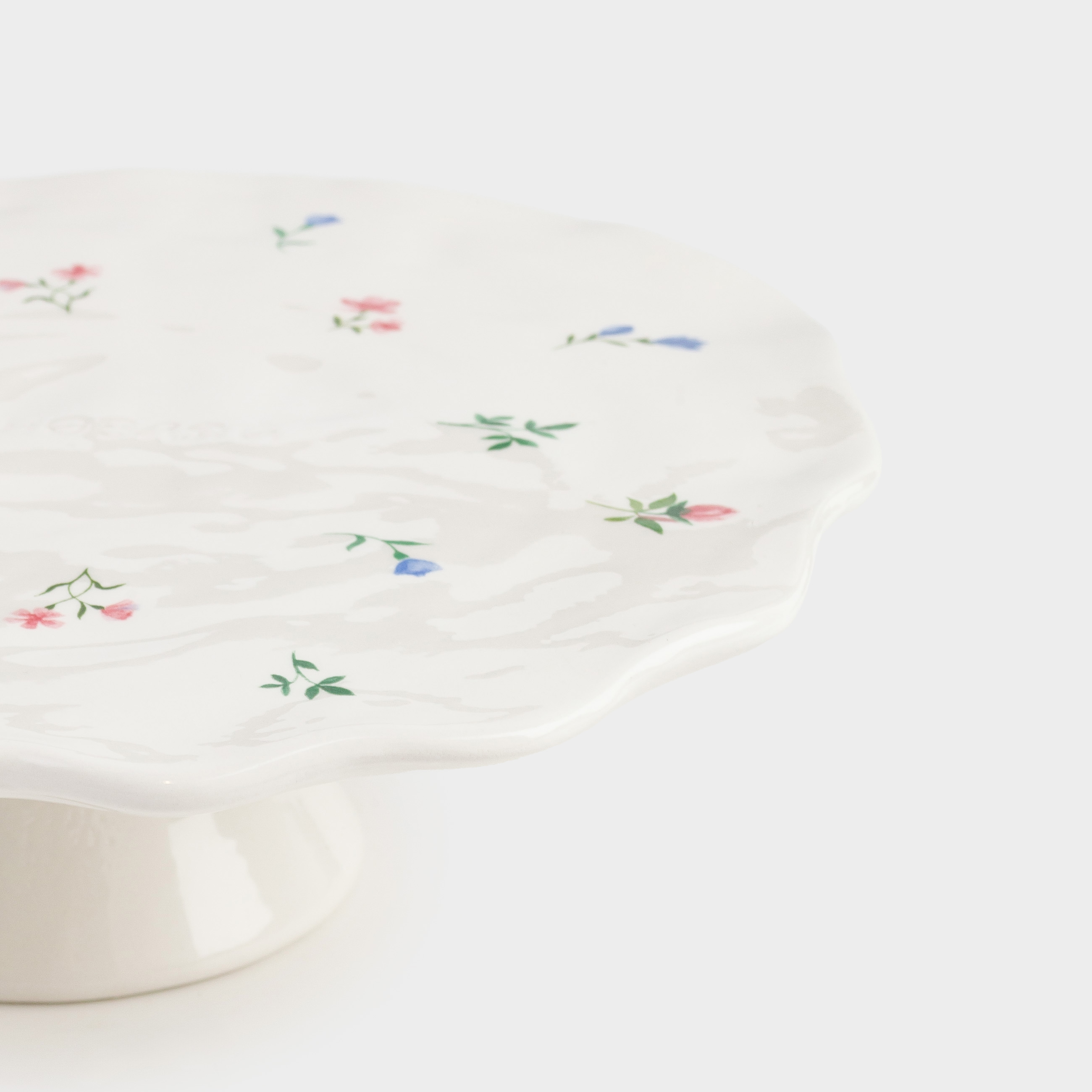 Dish on a leg, 23x7 cm, ceramic, milky, Flowers, El flora