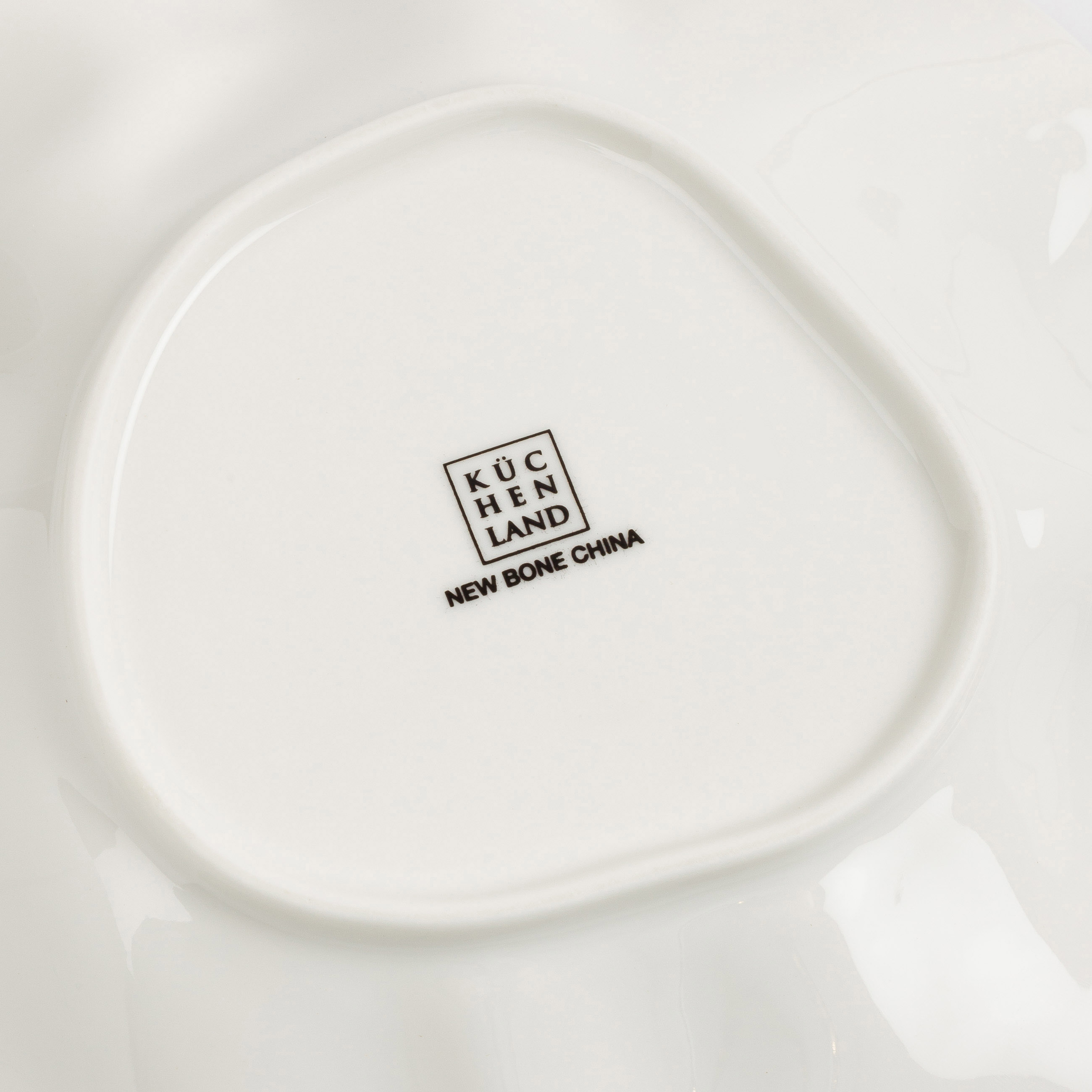 Dinner plate, 25 cm, porcelain N, milk, Crumpled effect, Crumple