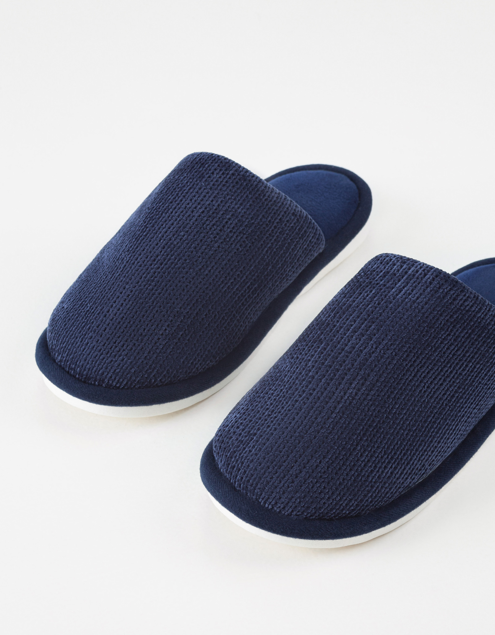 Men's home slippers, p. 42-43, chenille / corduroy, dark blue, Chenille, image-3