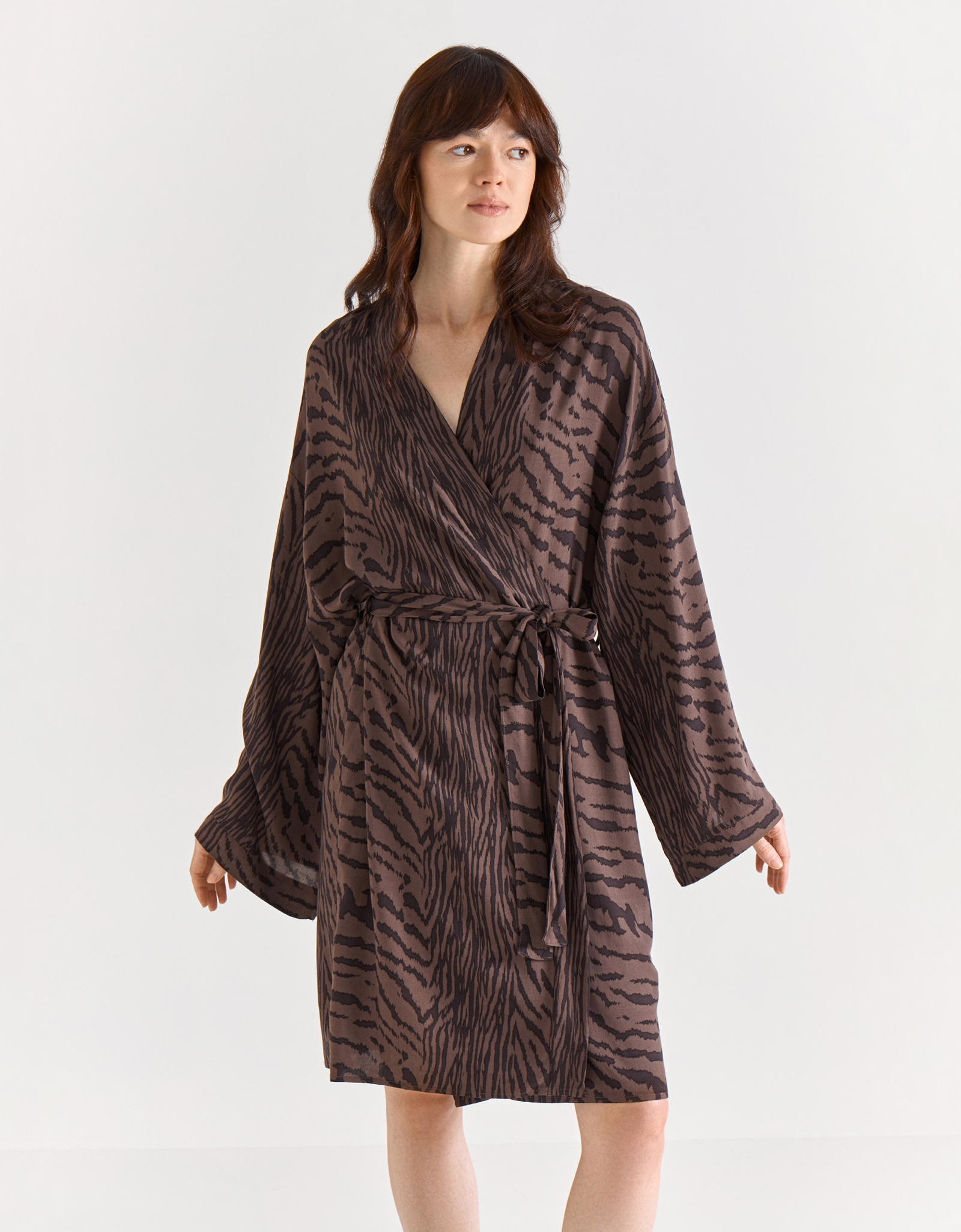 Women's kimono, homewear, size L, viscose, black and white, Zefina, image-1