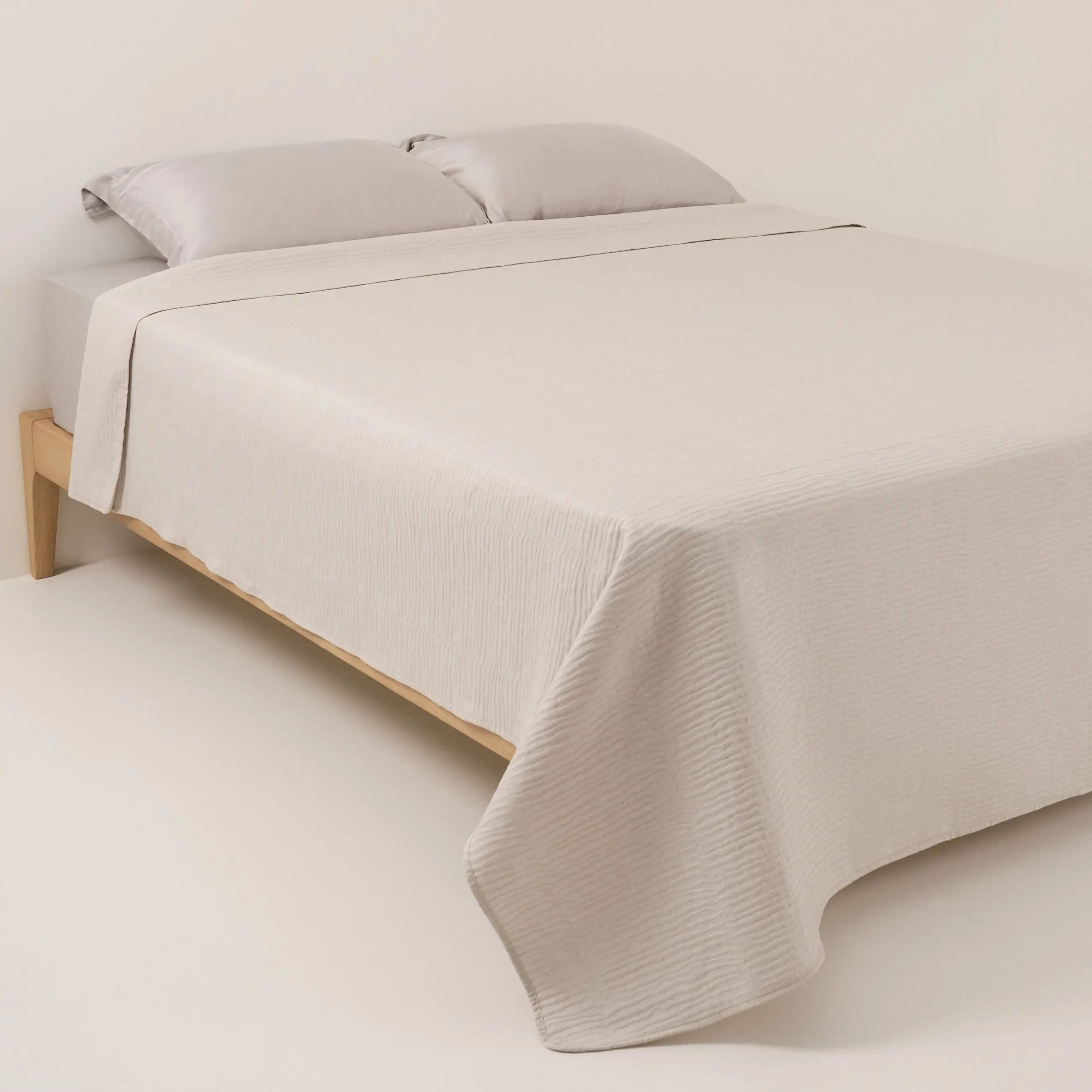 Bedspread, 220x240 cm, cotton / polyester, milky, Jacquard bed