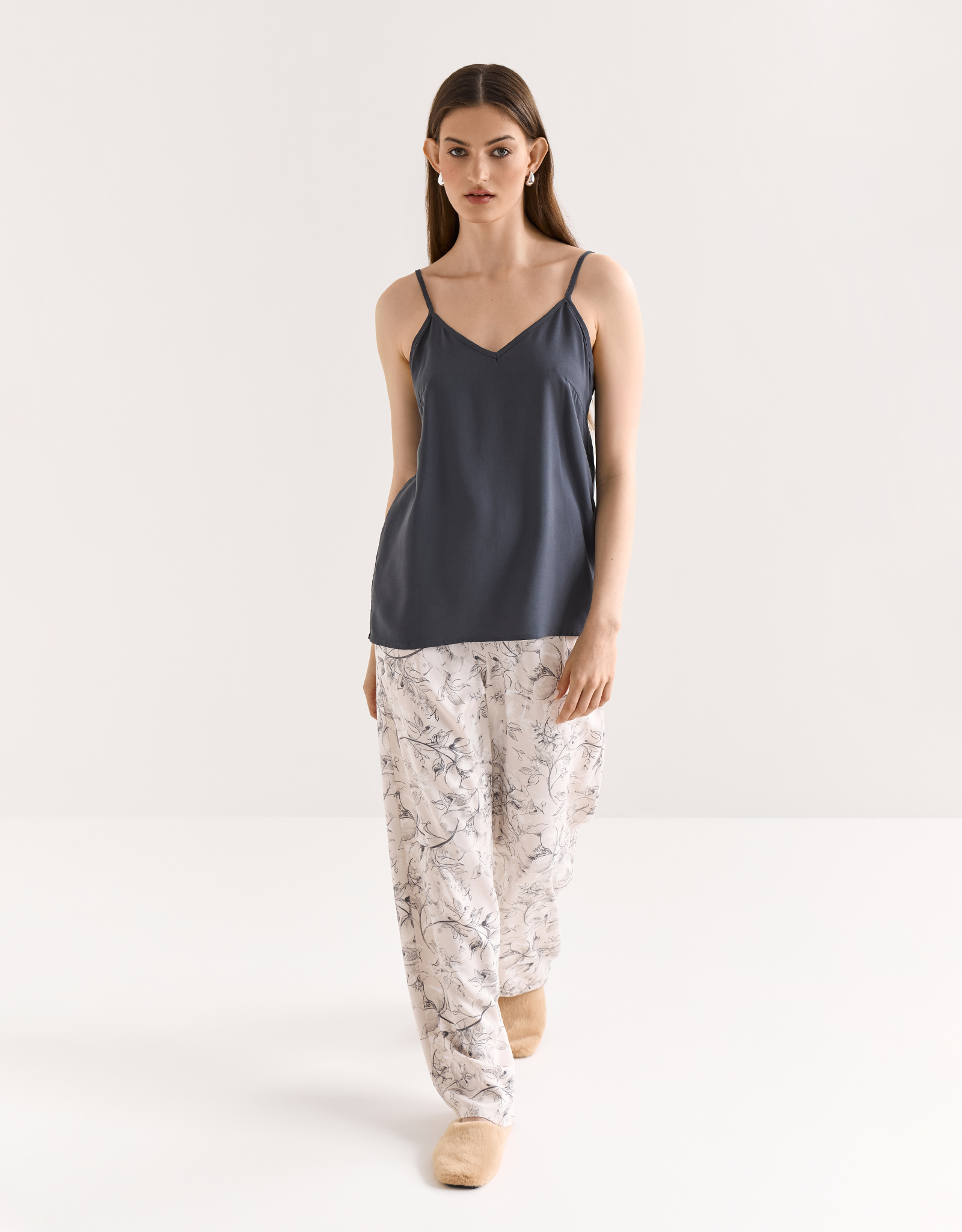 Women's trousers, homewear, size L, viscose, milky, Flowers, Janice, image-6