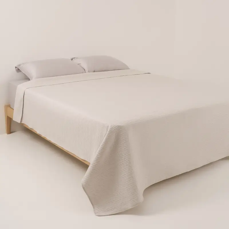 Bedspread, 220x240 cm, cotton / polyester, milky, Jacquard bed