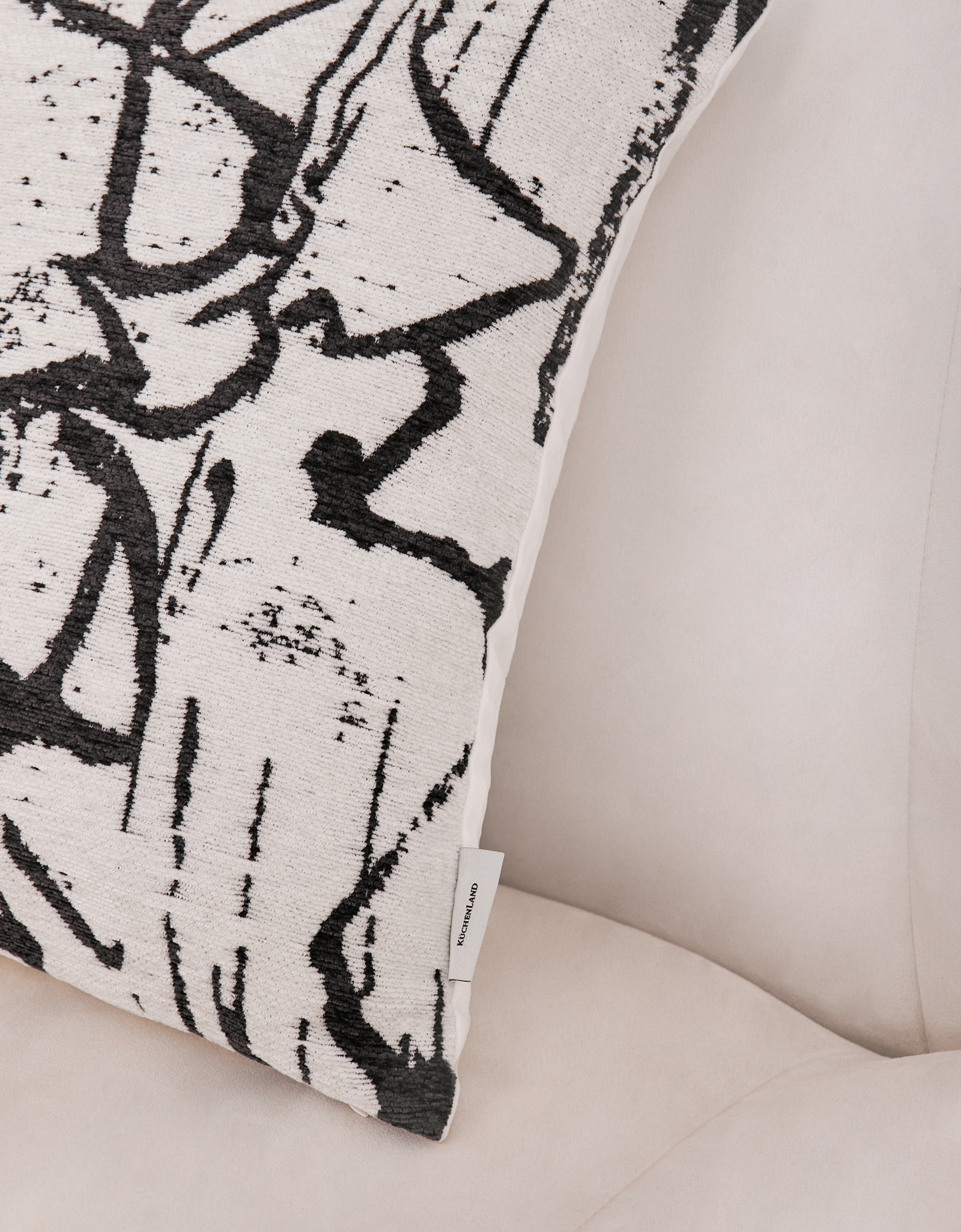 Decorative pillow, 45x45 cm, chenille / velvet, milk, Abstract, Chenill