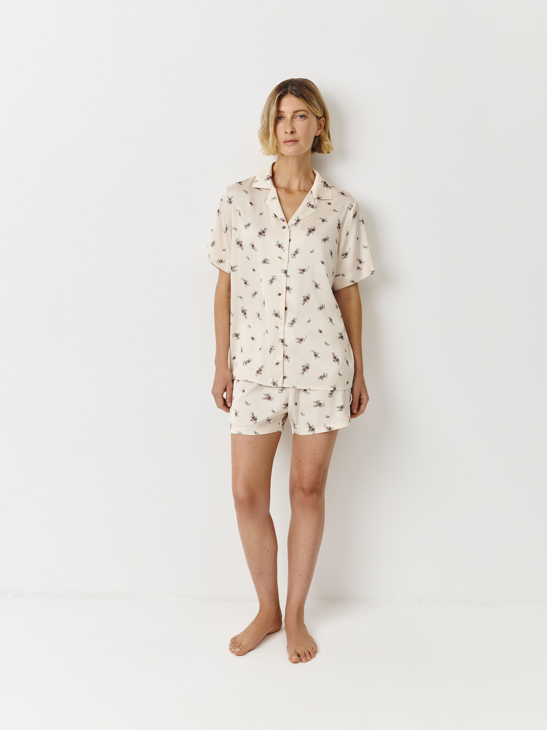 Women's shirt, homewear, size S, with short sleeves, polyester, milky, Flowers, Roktania, image-1